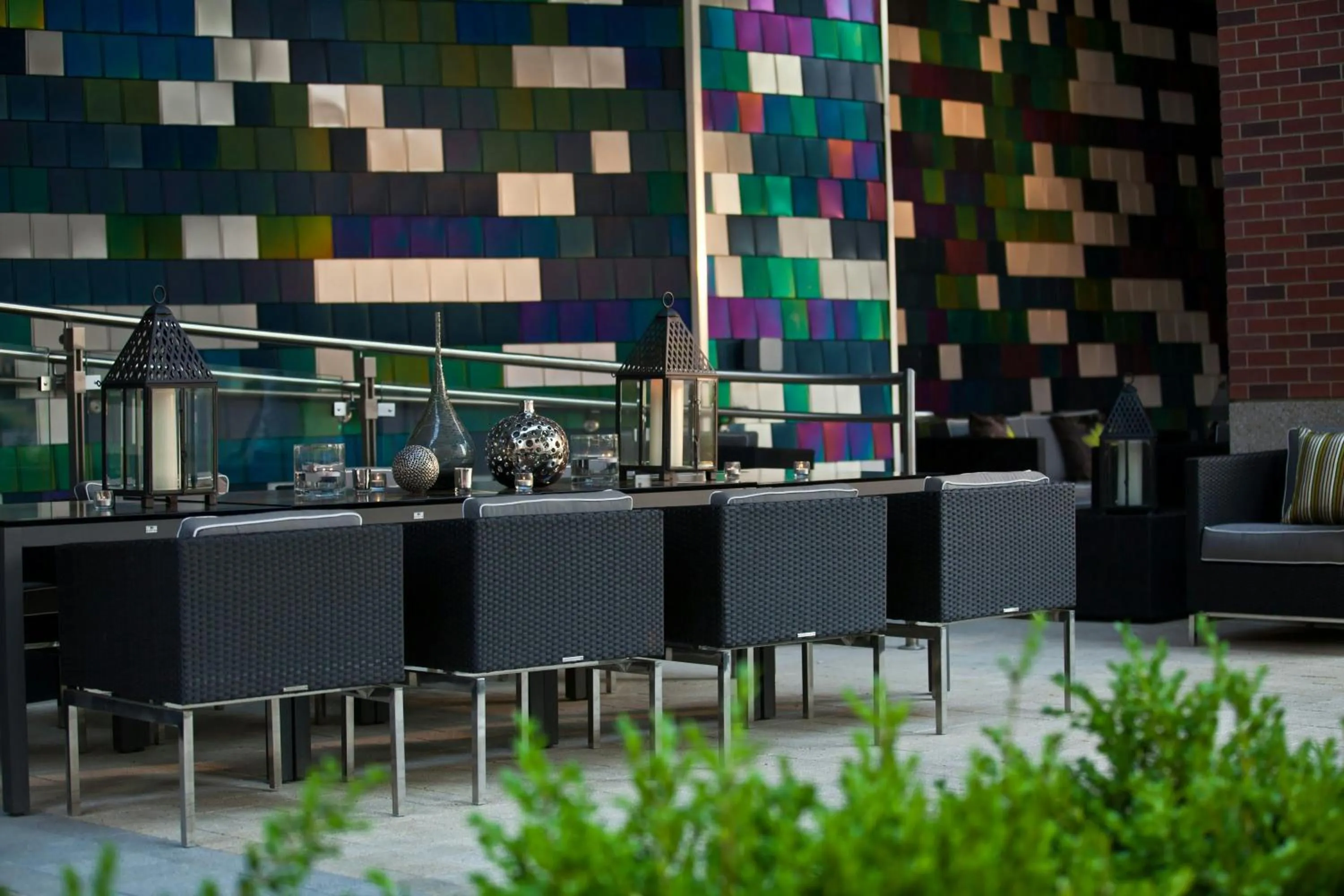 Restaurant/places to eat in Renaissance Arlington Capital View Hotel