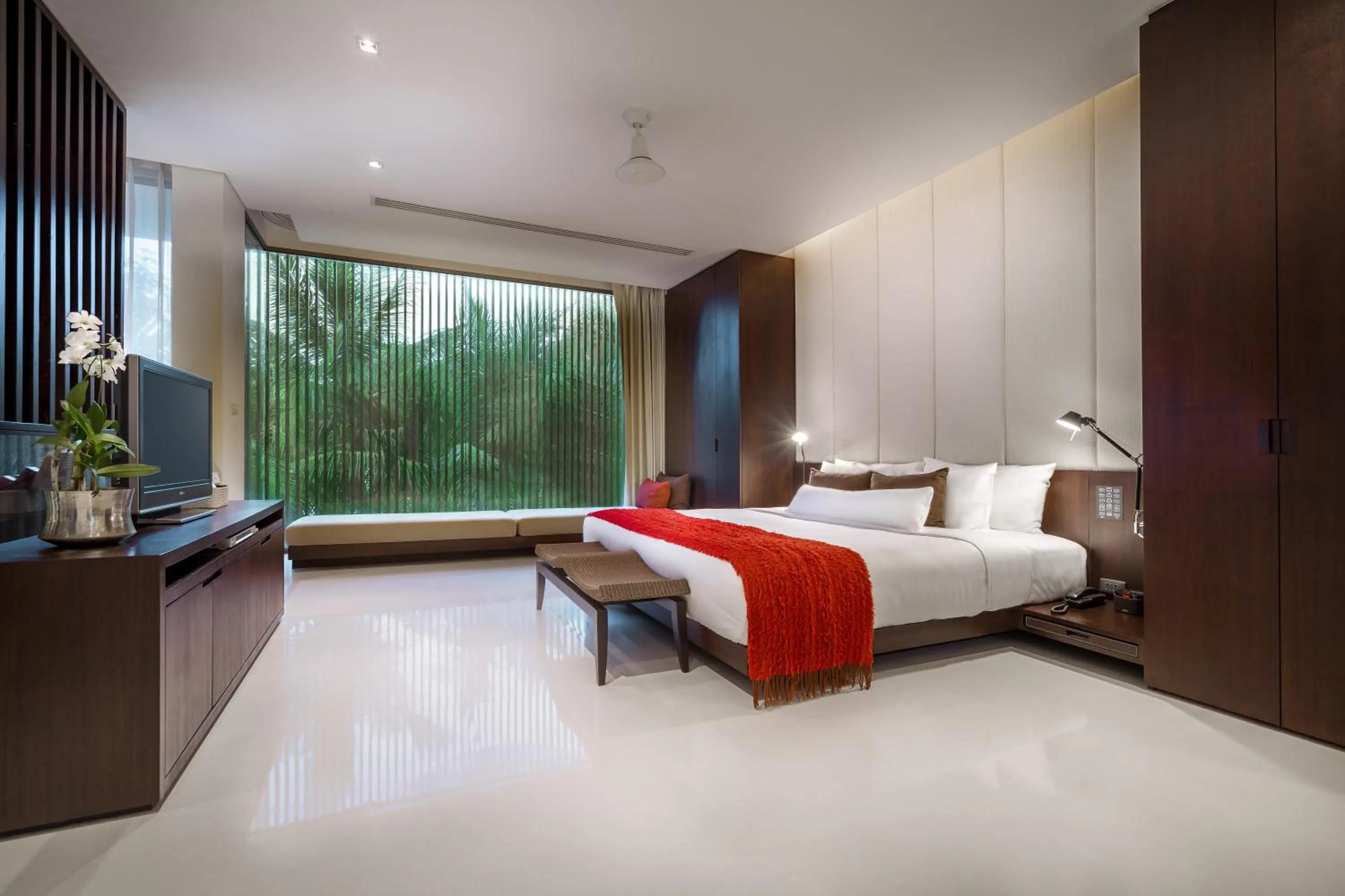 Bed in Twinpalms Surin Beach Phuket