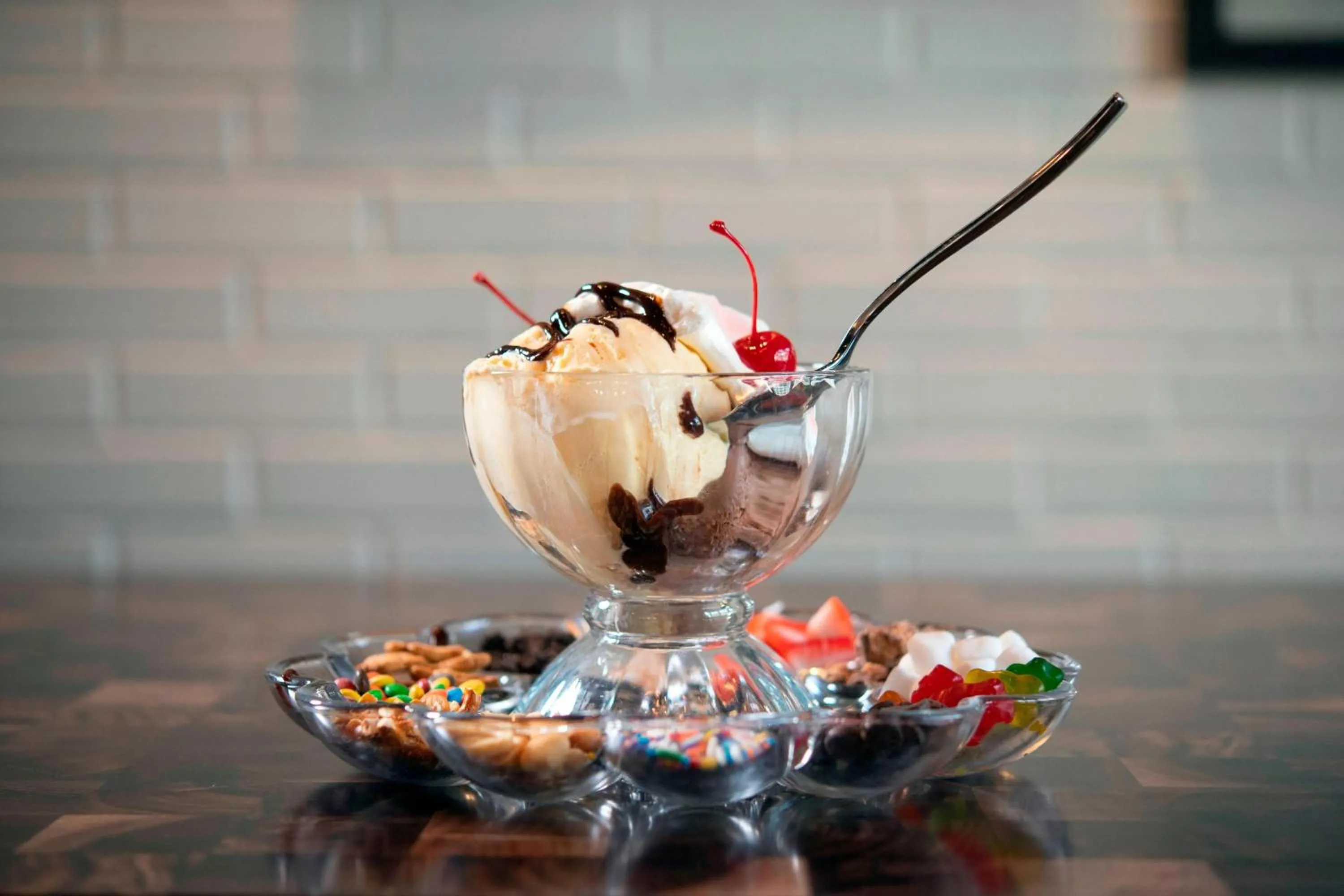 Lounge or bar in Courtyard Fort Wayne Downtown at Grand Wayne Convention Center