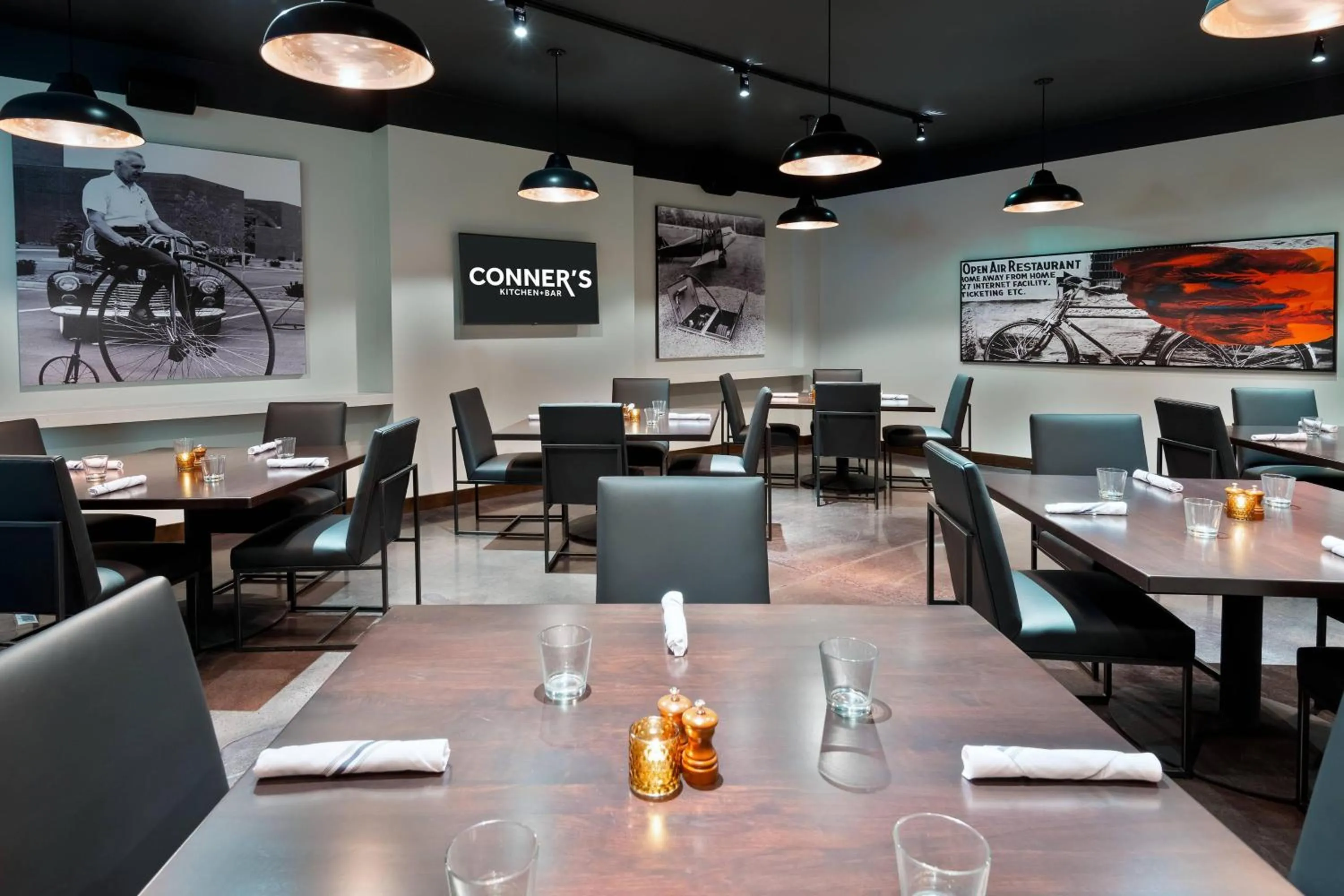 Lounge or bar in Courtyard Fort Wayne Downtown at Grand Wayne Convention Center