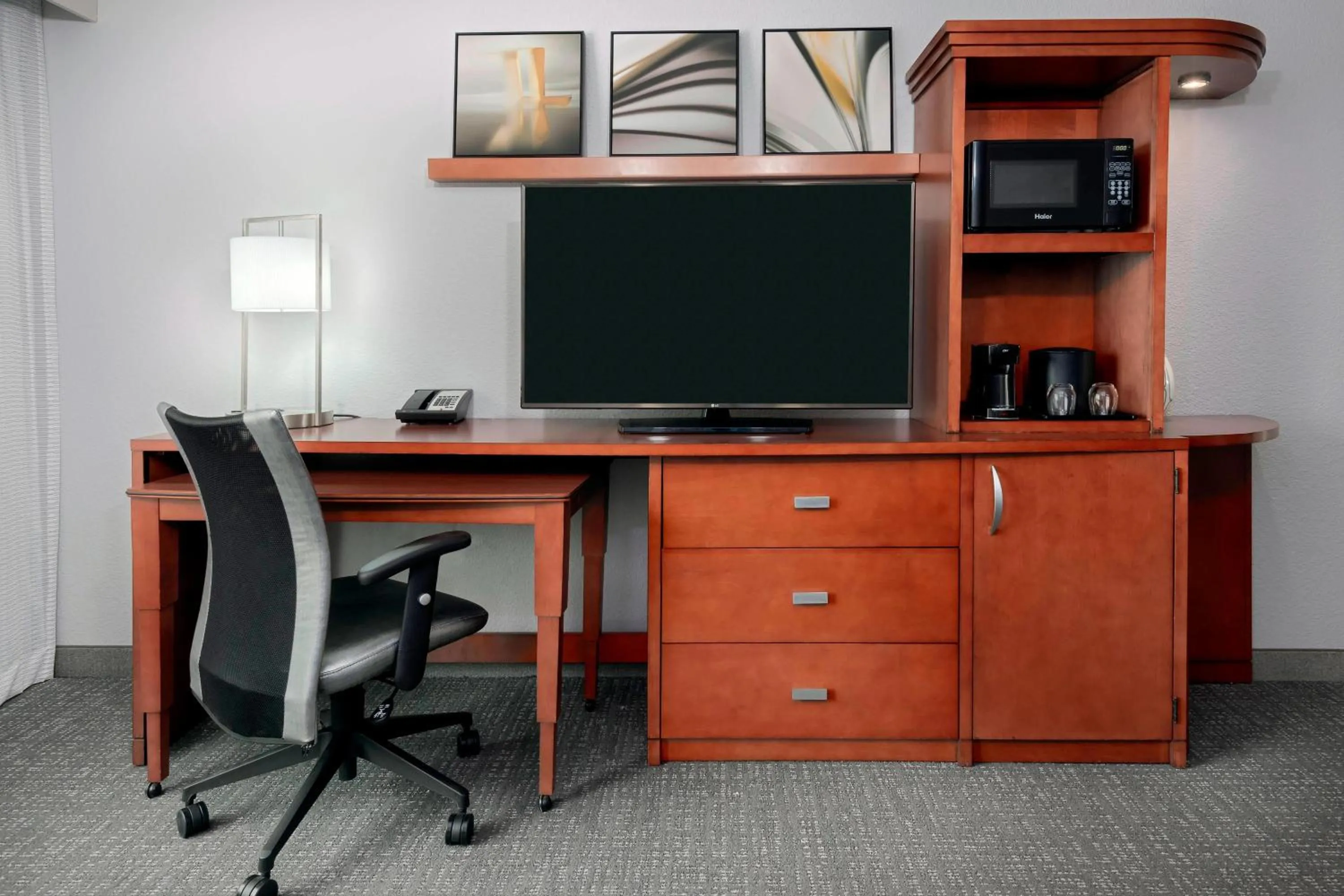 Photo of the whole room in Courtyard Fort Wayne Downtown at Grand Wayne Convention Center