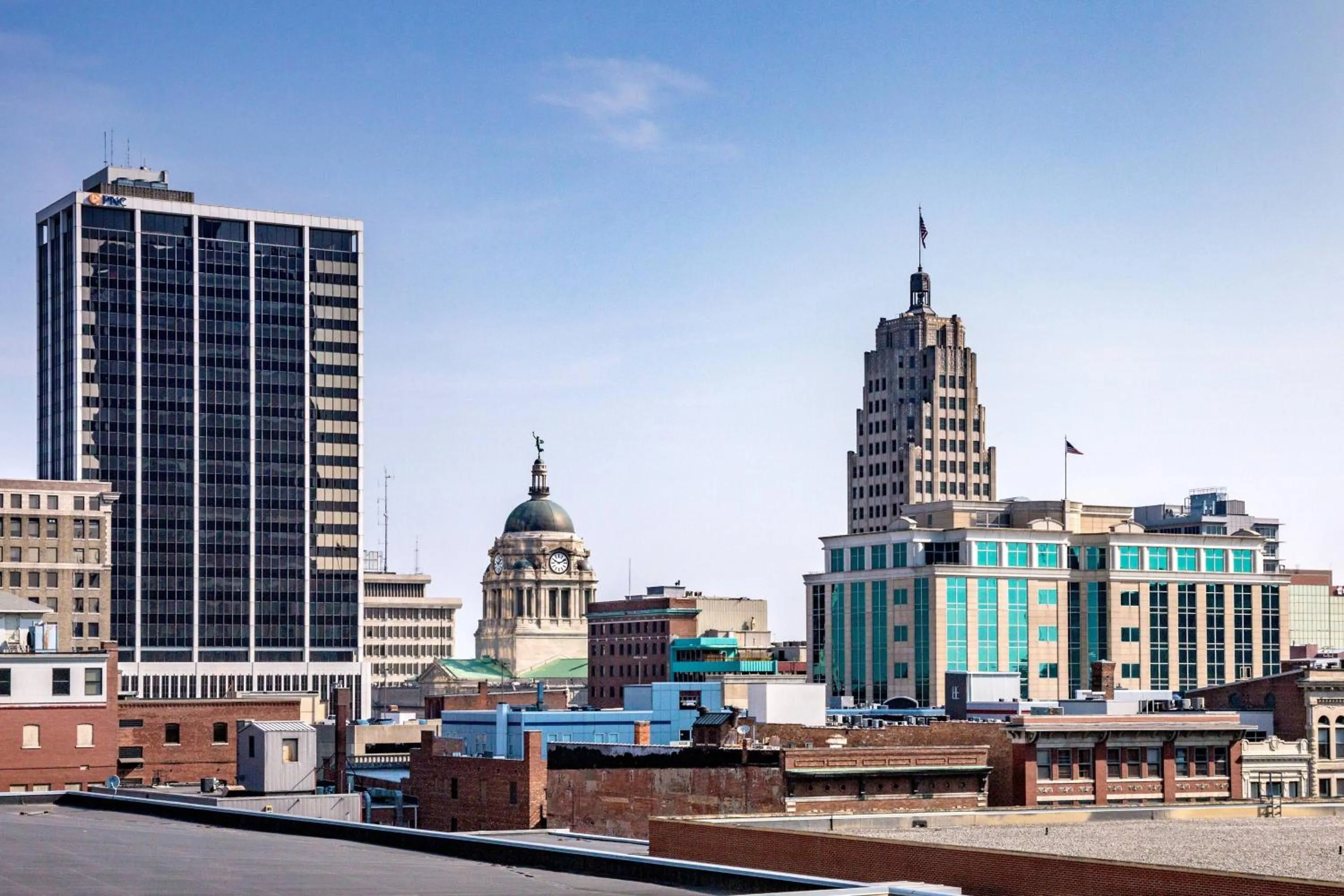 Photo of the whole room in Courtyard Fort Wayne Downtown at Grand Wayne Convention Center