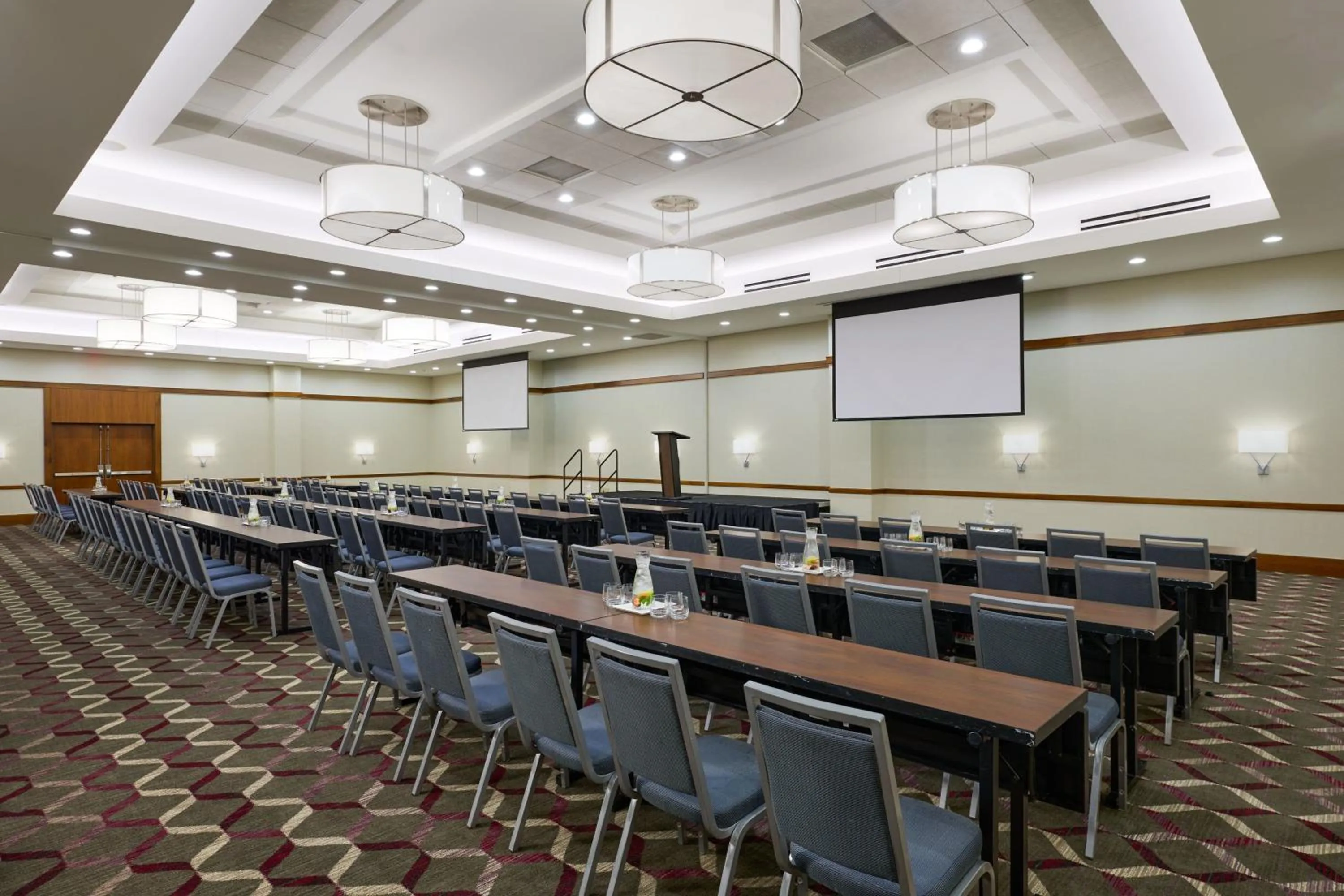 Meeting/conference room in Residence Inn Arlington Capital View