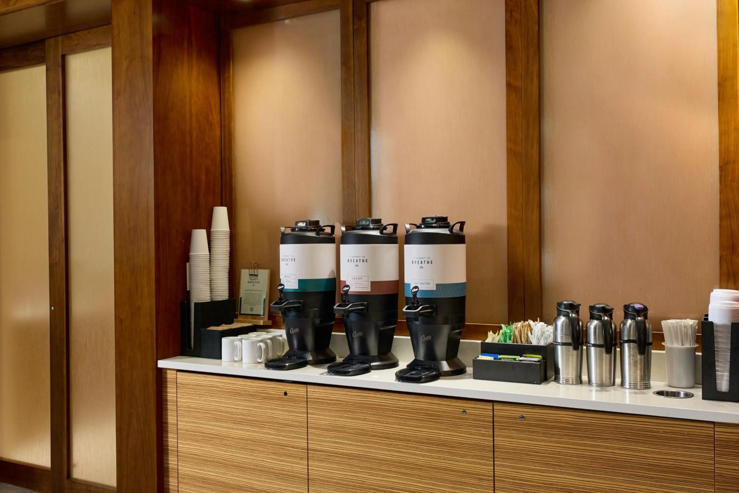 Restaurant/places to eat in Residence Inn Arlington Capital View