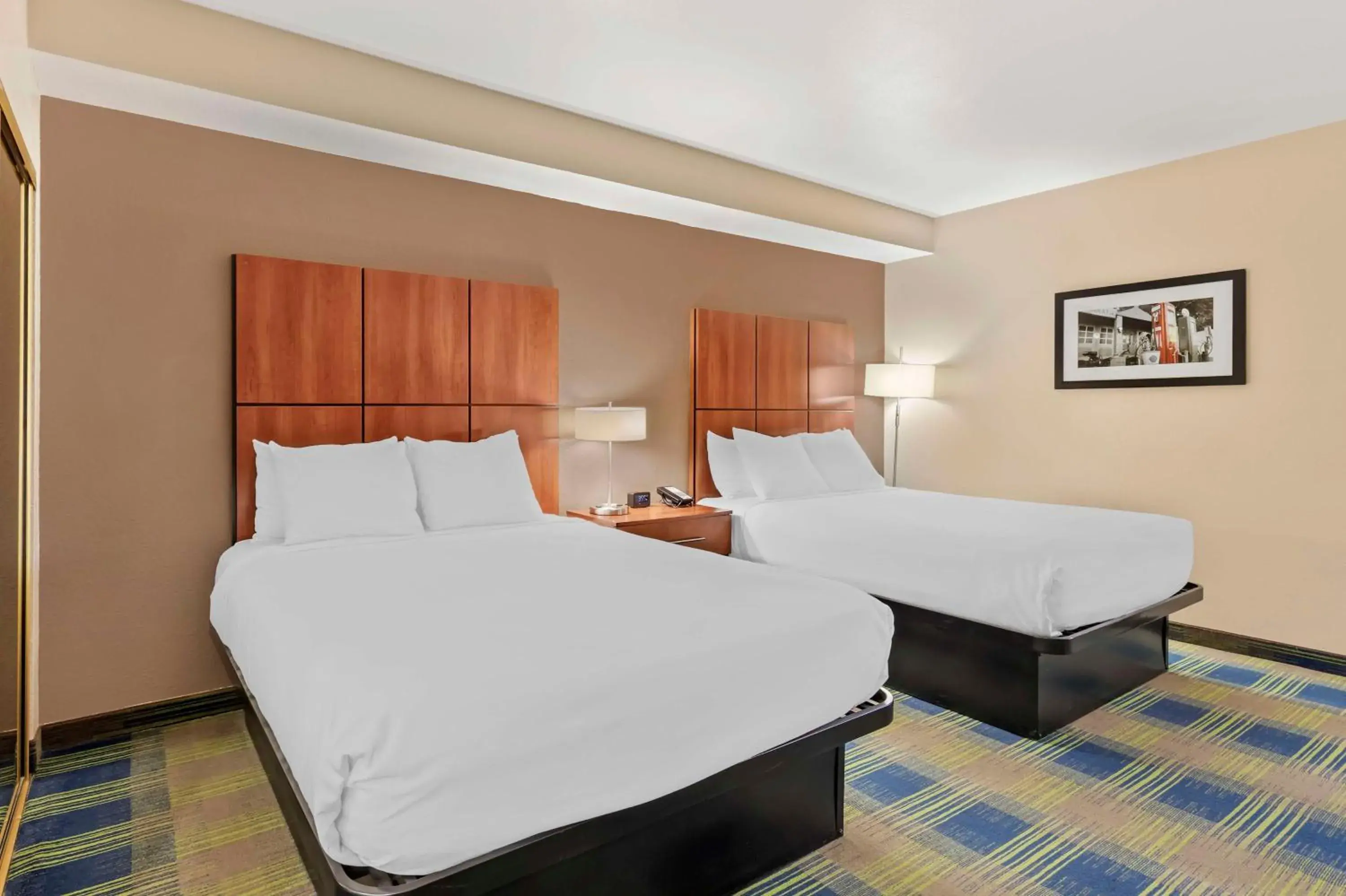 Bedroom, Bed in Best Western Plus Heritage Inn Ontario Rancho Cucamonga Bedroom, Bed in Best Western Plus Heritage Inn Ontario Rancho Cucamonga