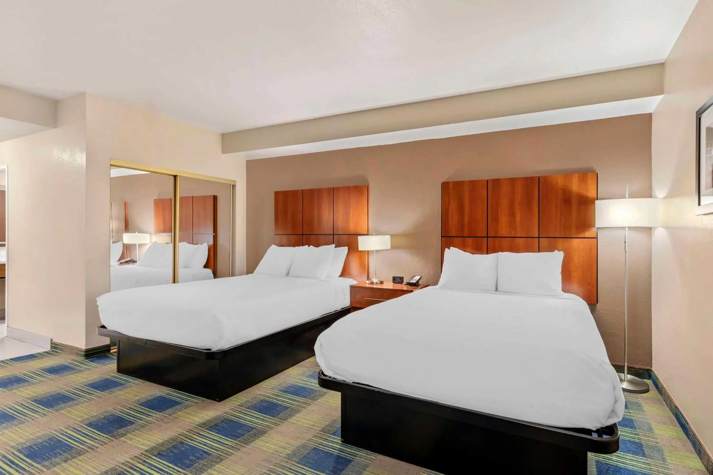 Bedroom, Bed in Best Western Plus Heritage Inn Ontario Rancho Cucamonga