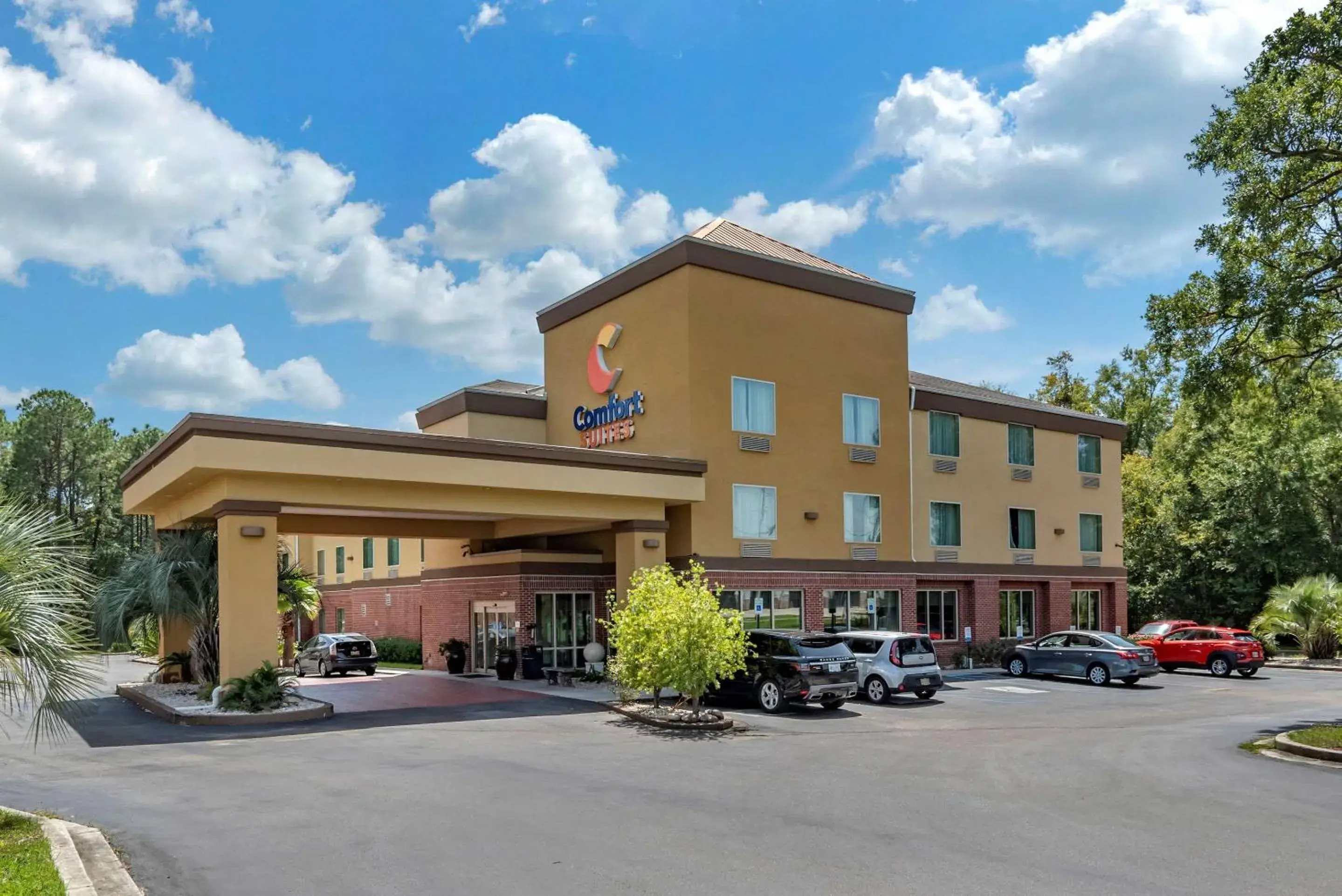 Property building in Comfort Suites Biloxi/Ocean Springs Property building in Comfort Suites Biloxi/Ocean Springs