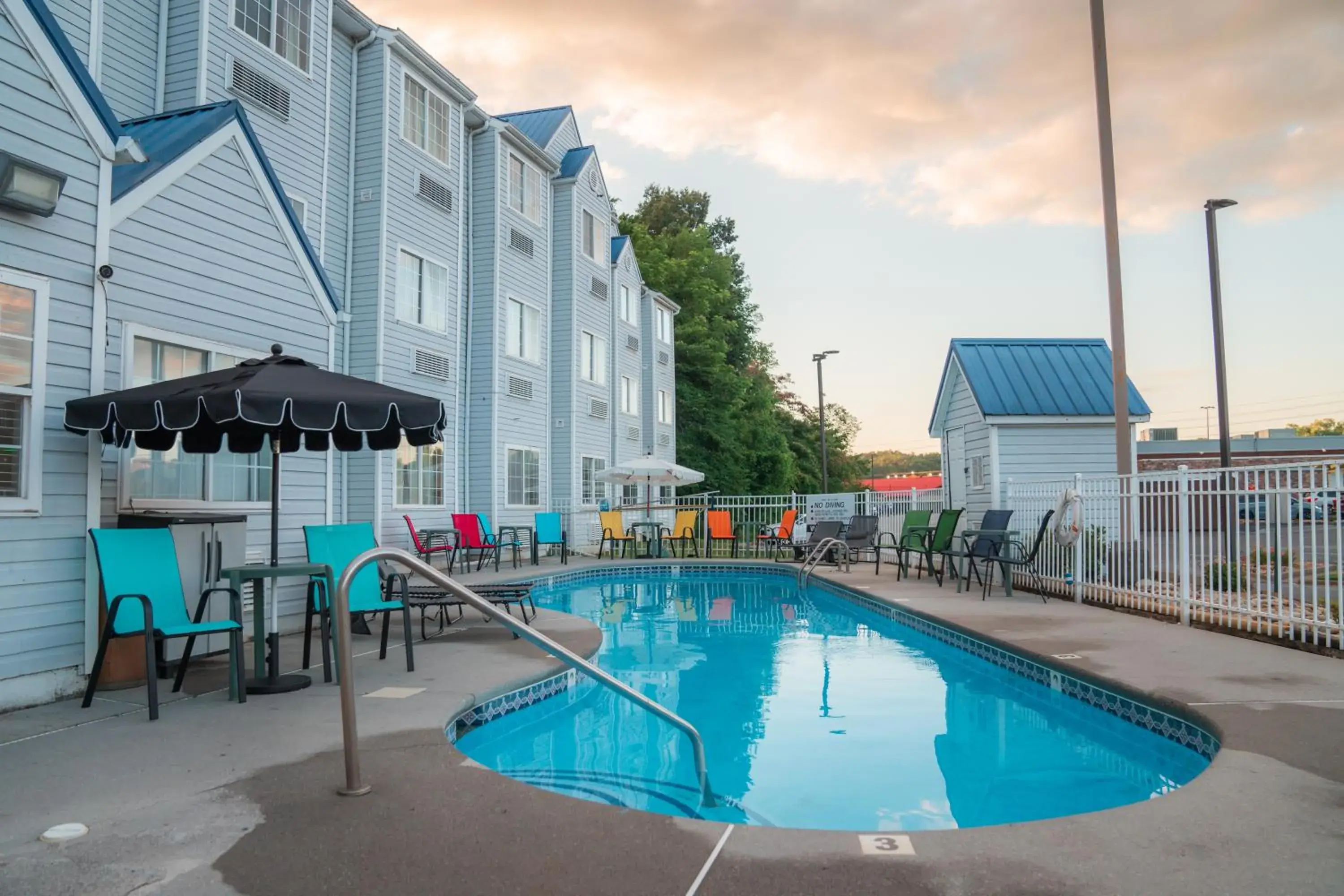 Property building in Guest Inn Pigeon Forge Property building in Guest Inn Pigeon Forge