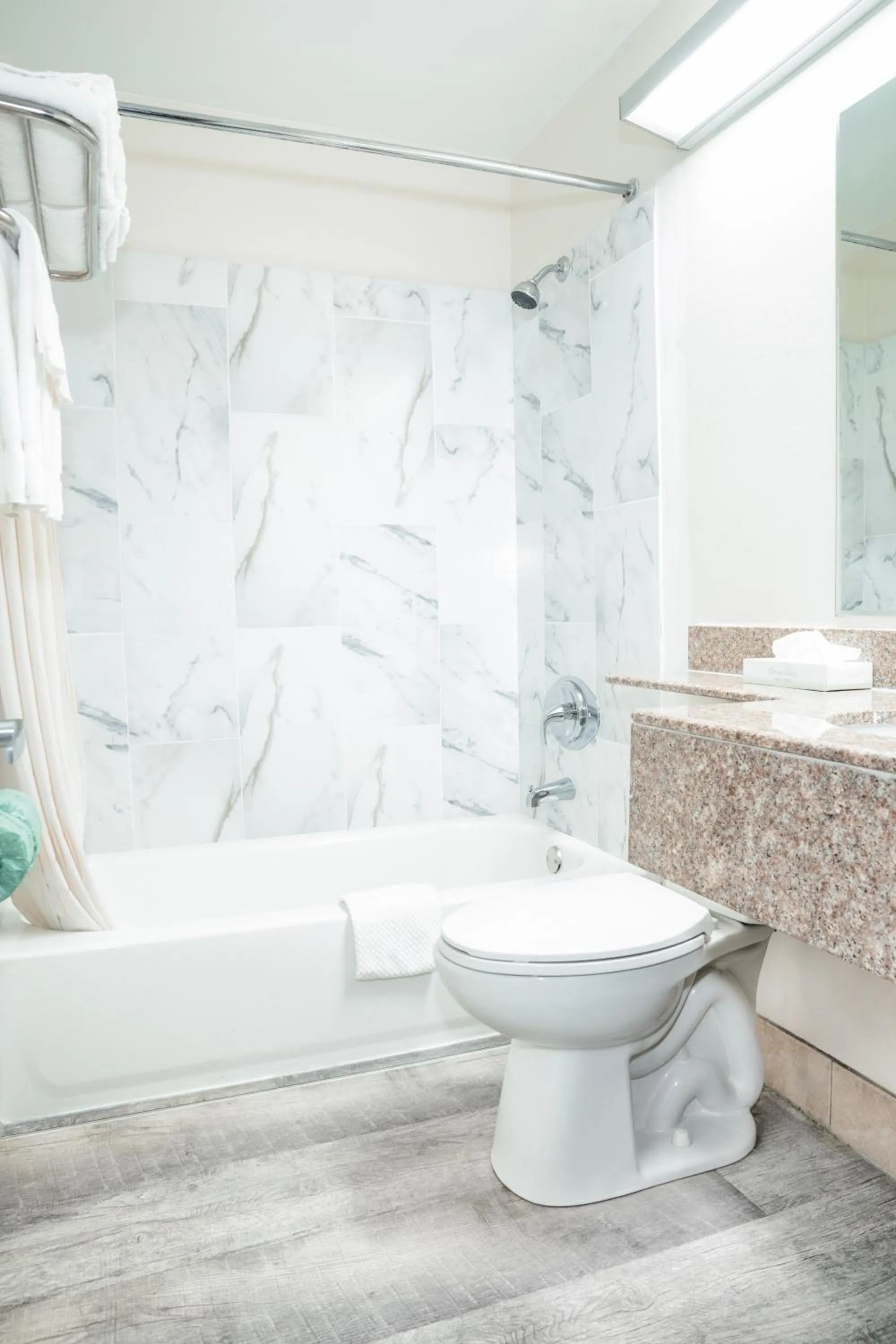 Shower in Guest Inn Pigeon Forge