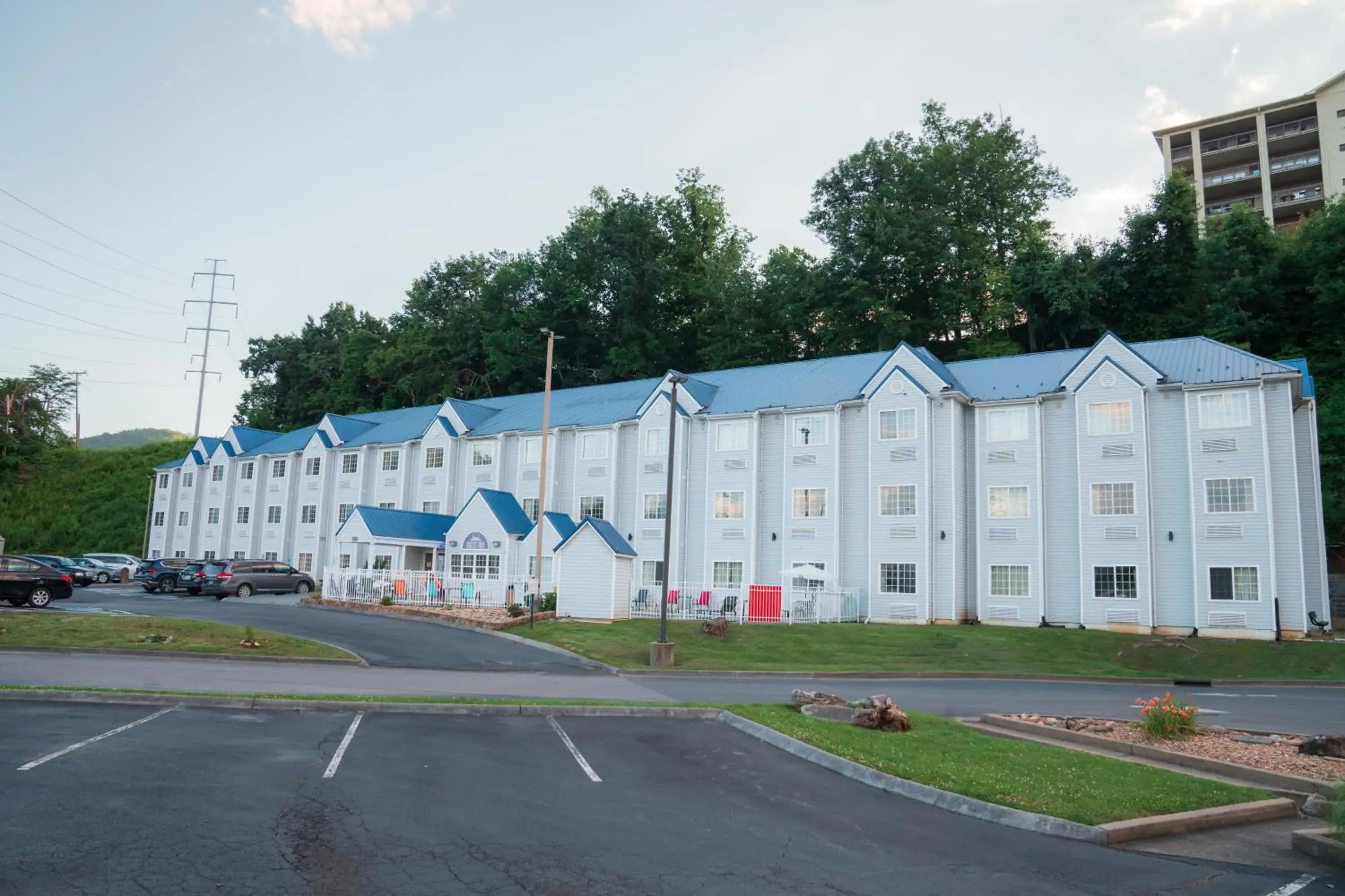 Property building in Guest Inn Pigeon Forge Property building in Guest Inn Pigeon Forge