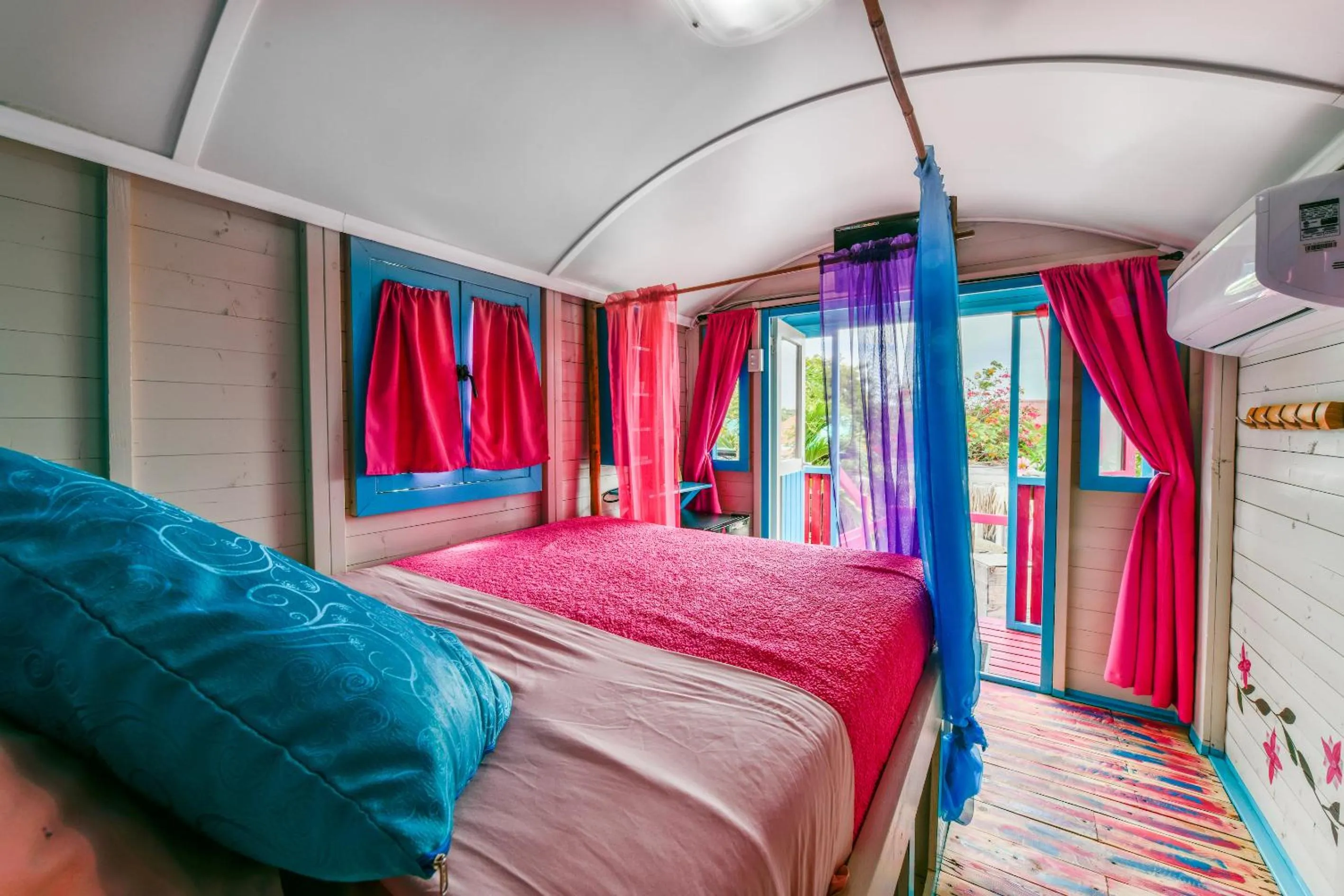 Bedroom, Bed in Mammaloe