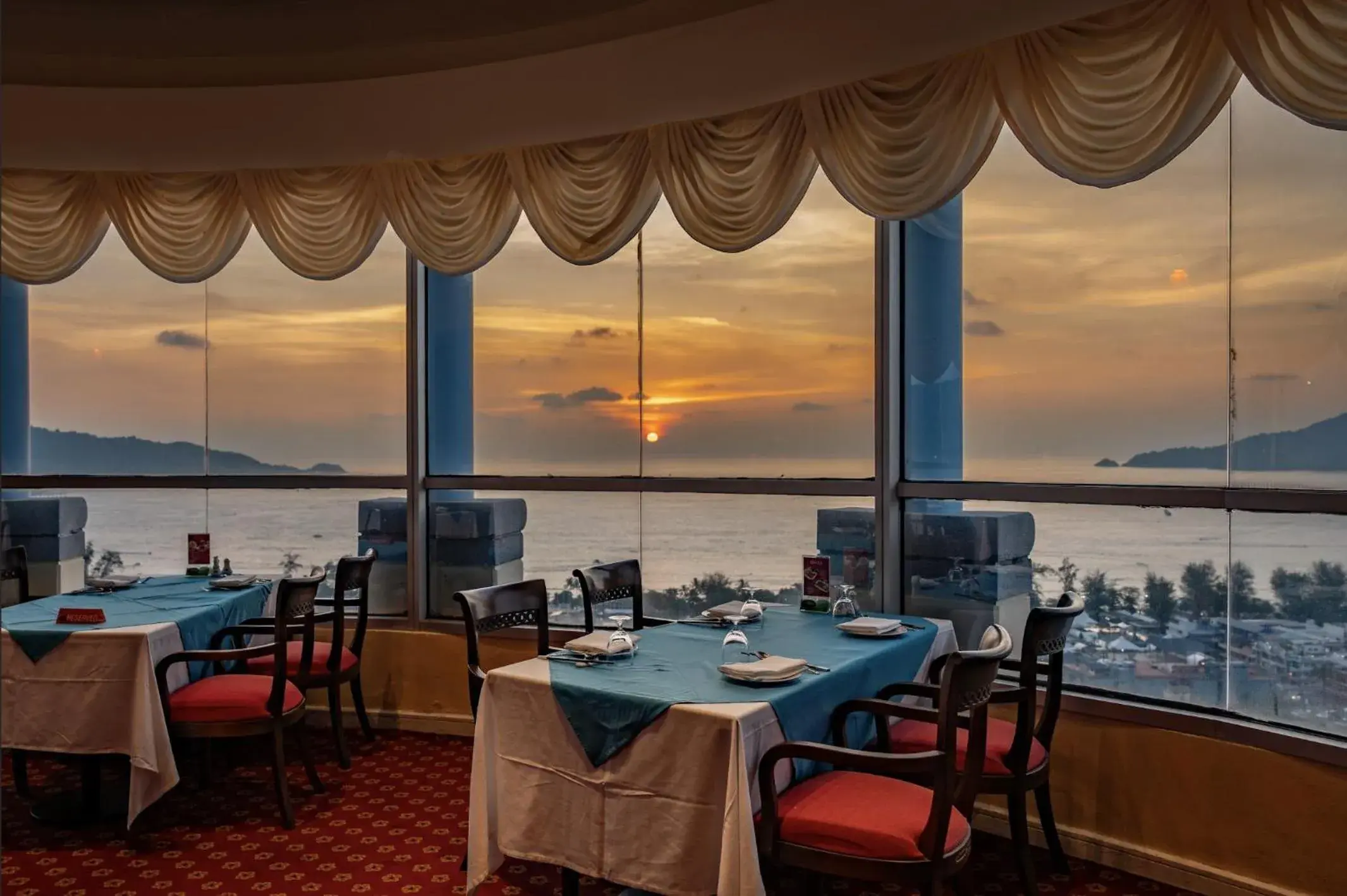 Restaurant/places to eat in The Royal Paradise Hotel & Spa - SHA Extra Plus Restaurant/places to eat in The Royal Paradise Hotel & Spa - SHA Extra Plus