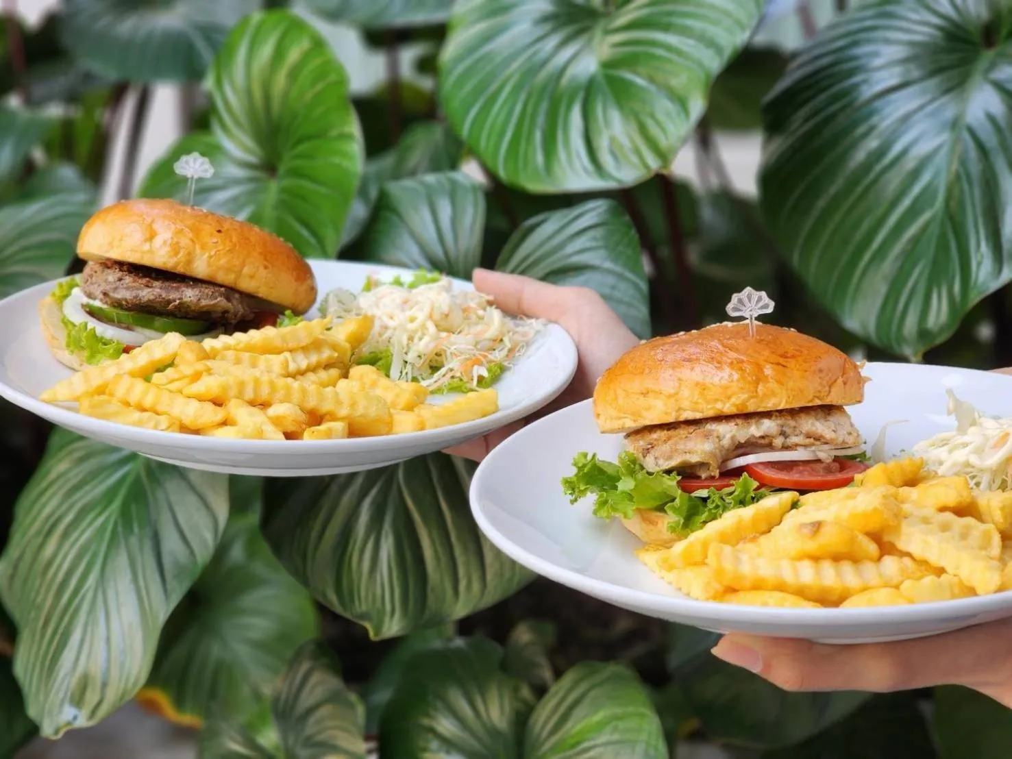 Food and drinks in The Royal Paradise Hotel & Spa - SHA Extra Plus