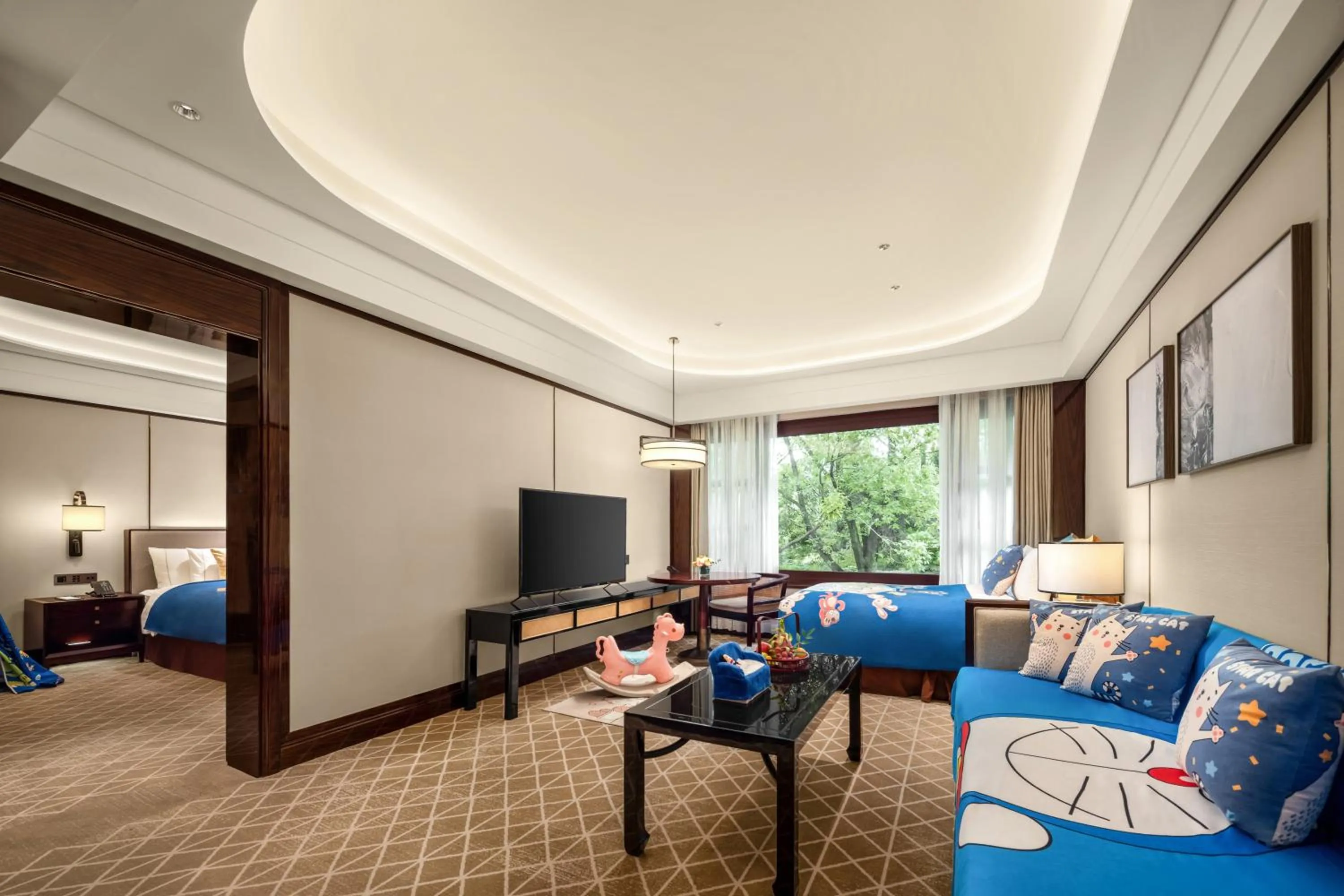 Living room, Bed in Pan Pacific Suzhou -Including unlimited access to the 4A-level Panmen Scenic Area