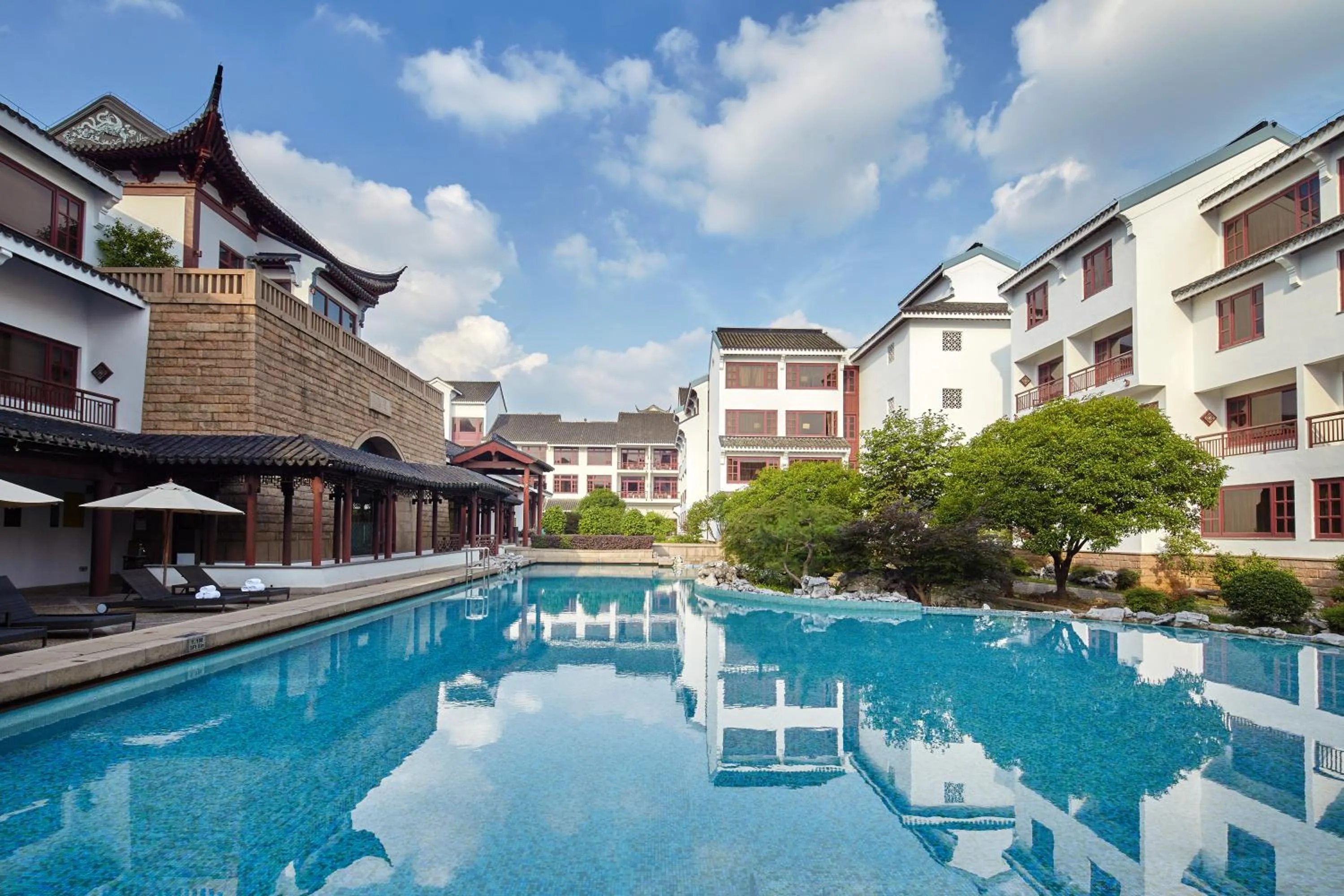 Swimming pool in Pan Pacific Suzhou -Including unlimited access to the 4A-level Panmen Scenic Area