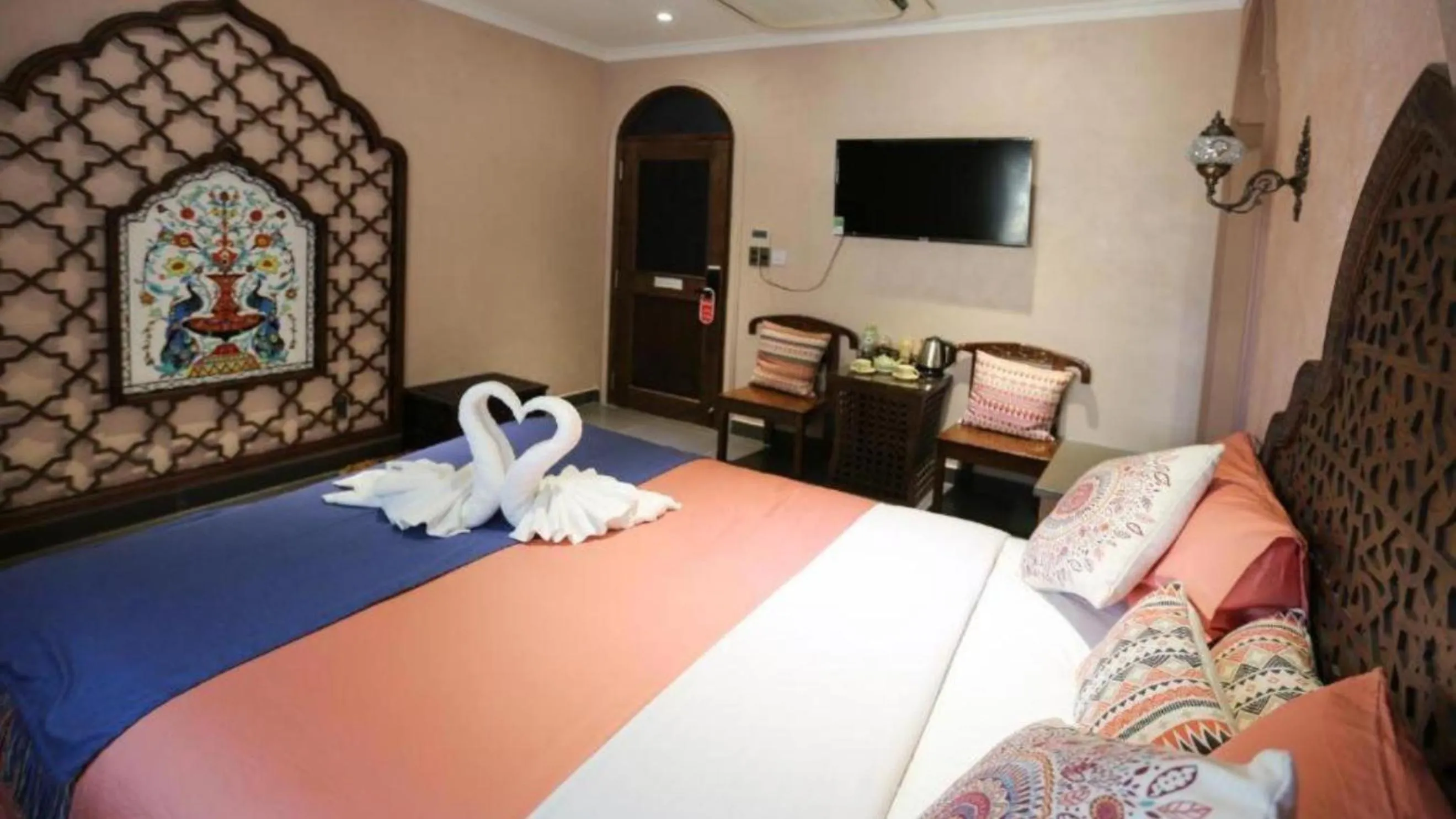 Bedroom, Bed in Duc Vuong Saigon Hotel - Bui Vien