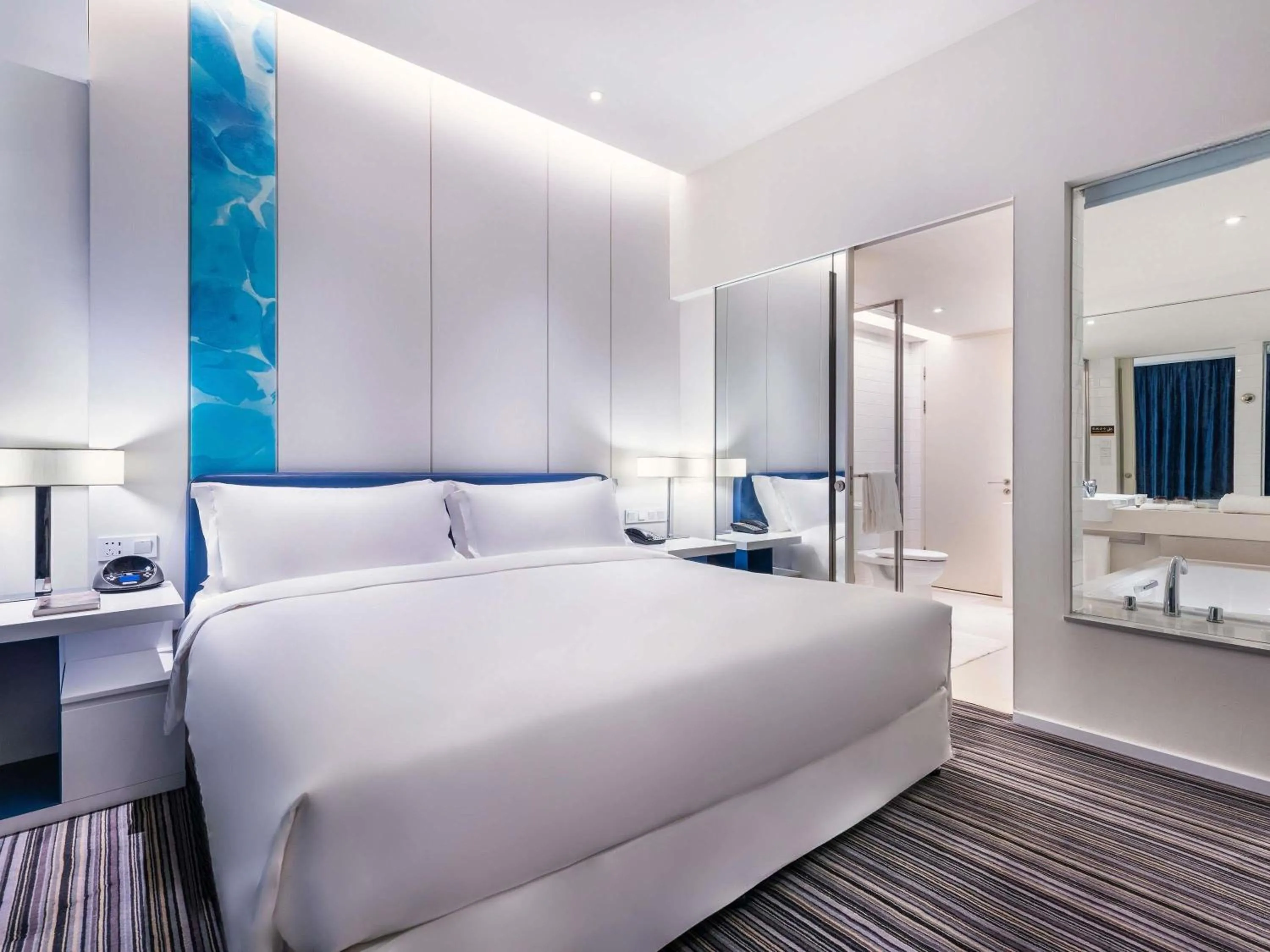 Bedroom, Bed in Grand Mercure Shanghai Century Park- Free Shuttle Bus to SNIEC