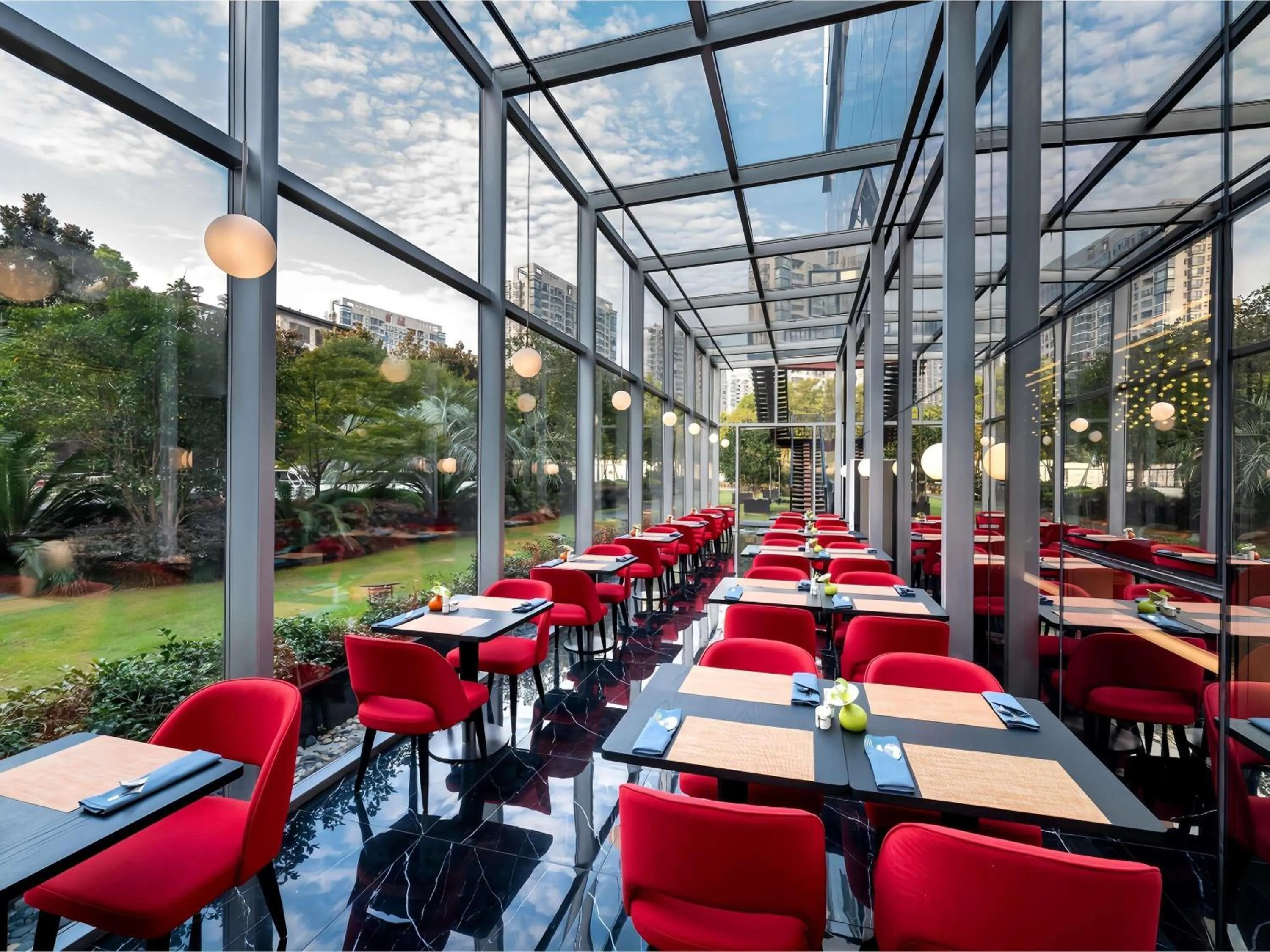 Restaurant/places to eat in Grand Mercure Shanghai Century Park- Free Shuttle Bus to SNIEC