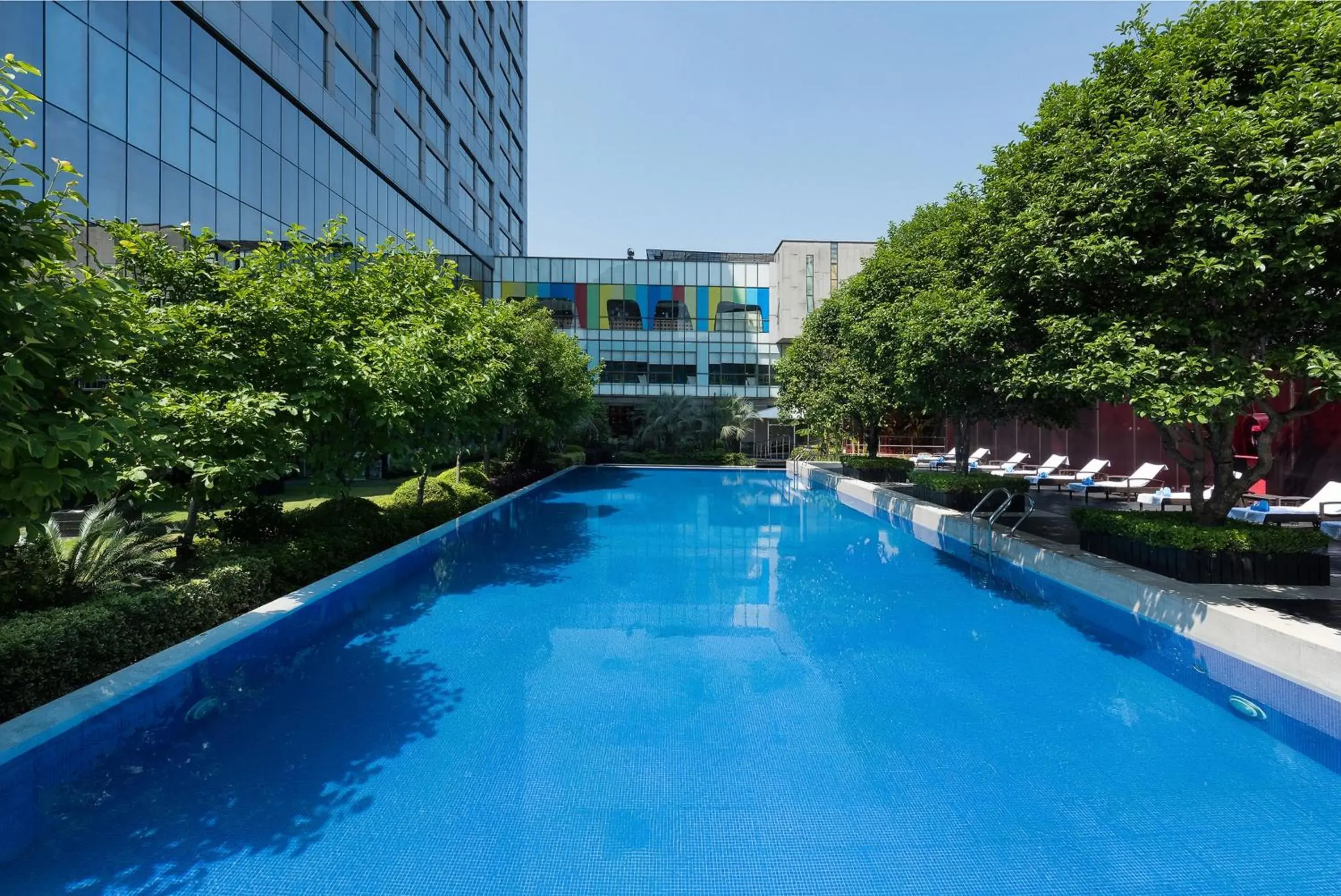 Swimming pool in Grand Mercure Shanghai Century Park- Free Shuttle Bus to SNIEC Swimming pool in Grand Mercure Shanghai Century Park- Free Shuttle Bus to SNIEC