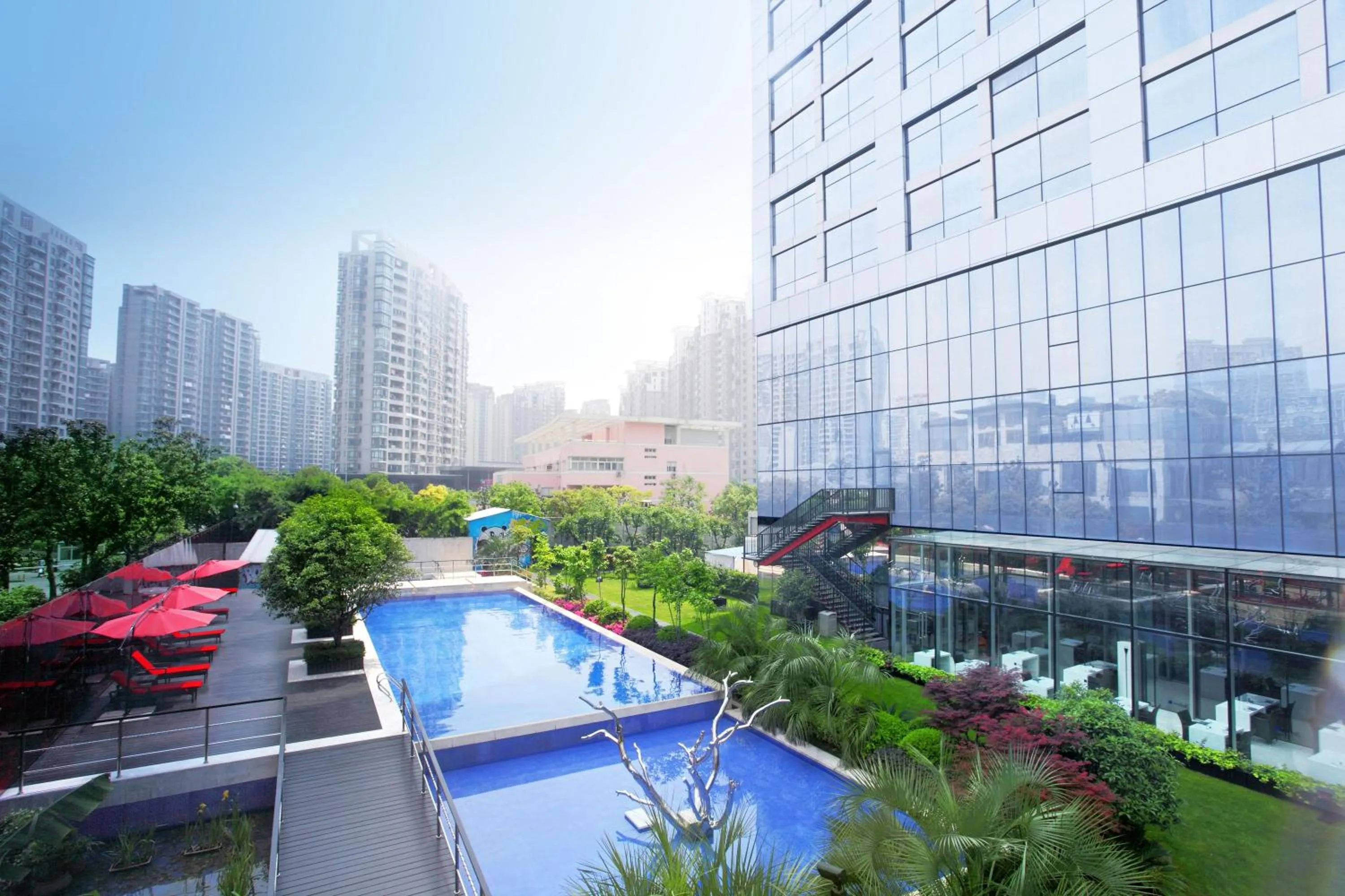 Garden in Grand Mercure Shanghai Century Park- Free Shuttle Bus to SNIEC