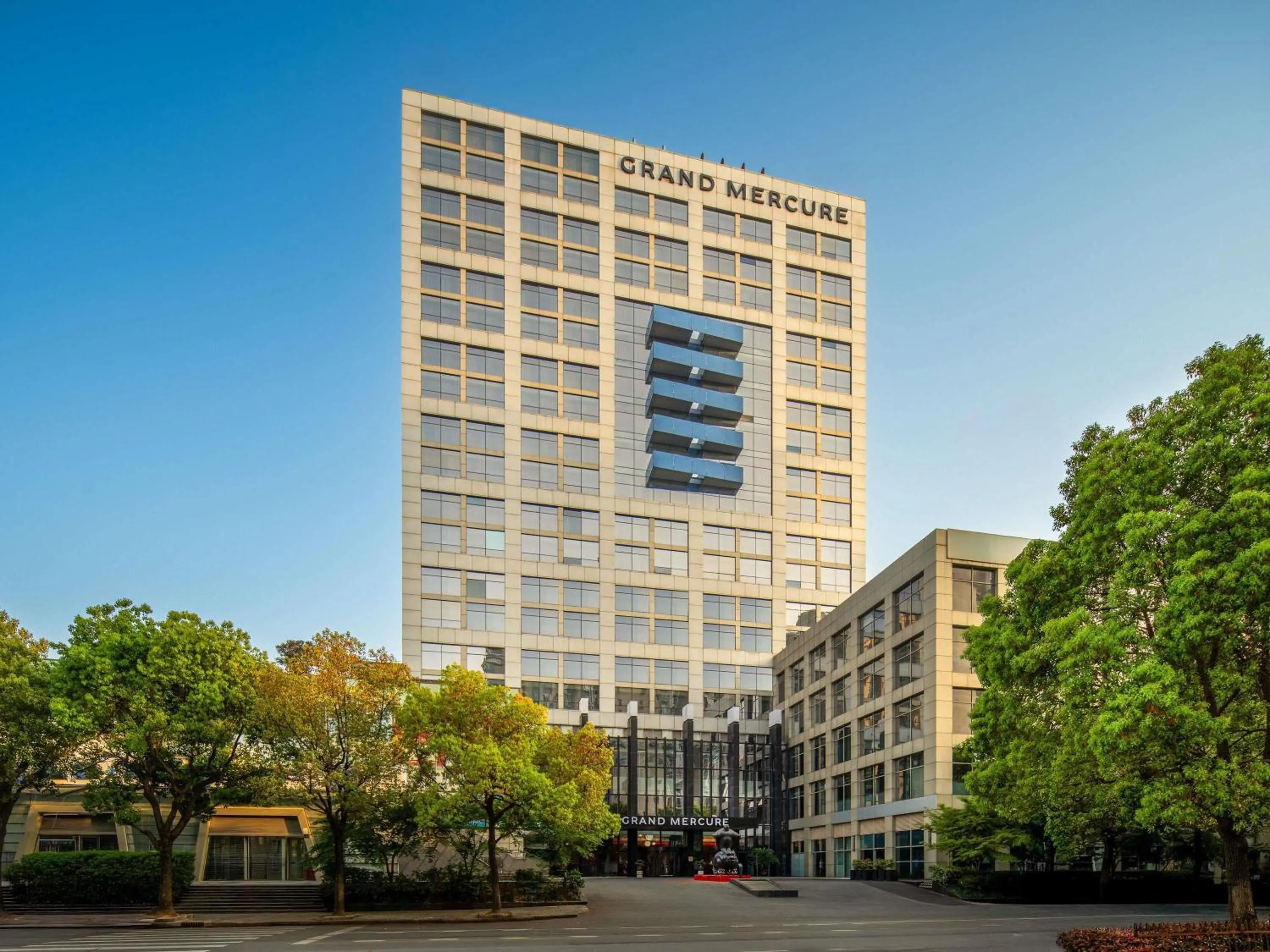 Property building in Grand Mercure Shanghai Century Park- Free Shuttle Bus to SNIEC
