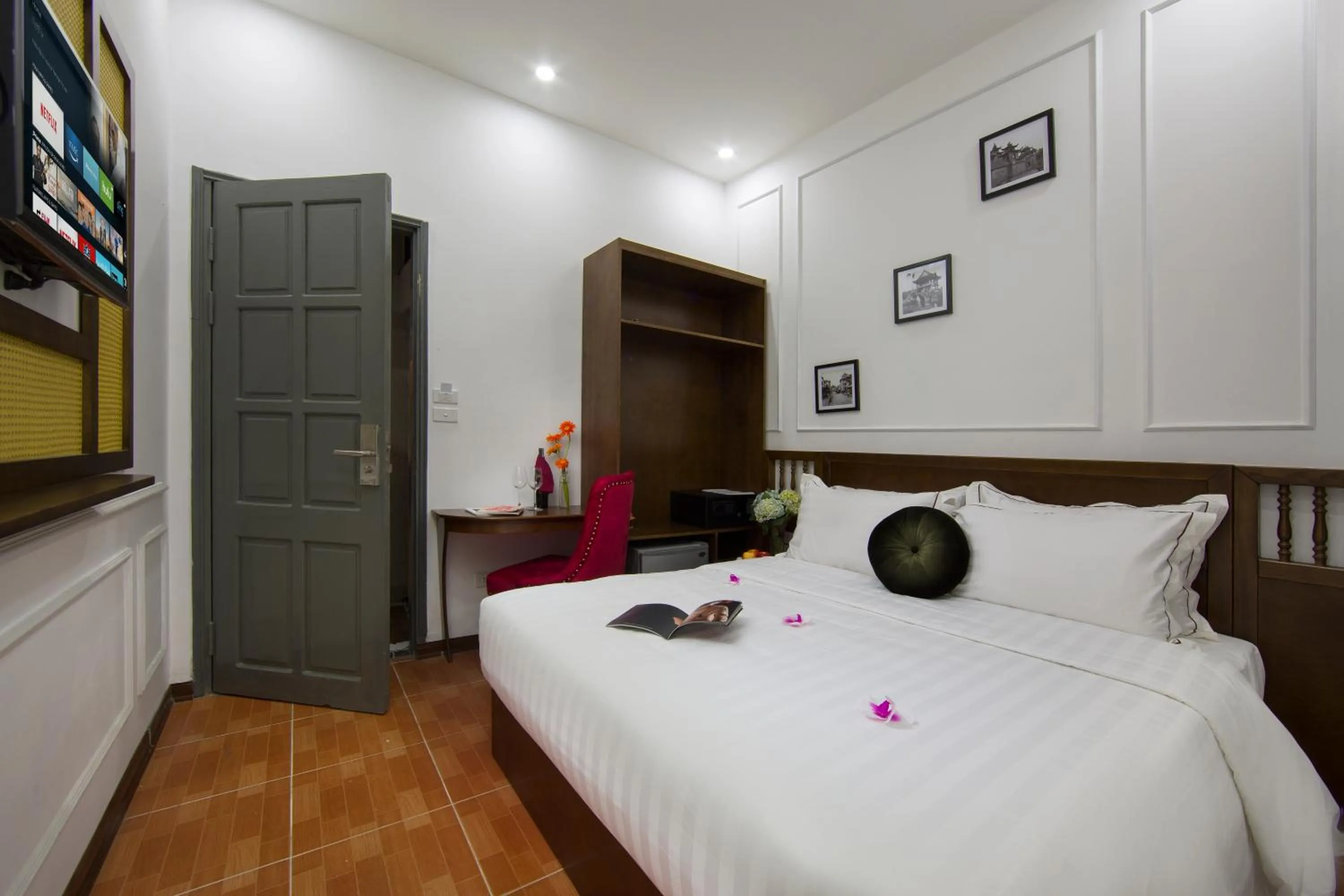 Bed in Hanoi Amber Hotel