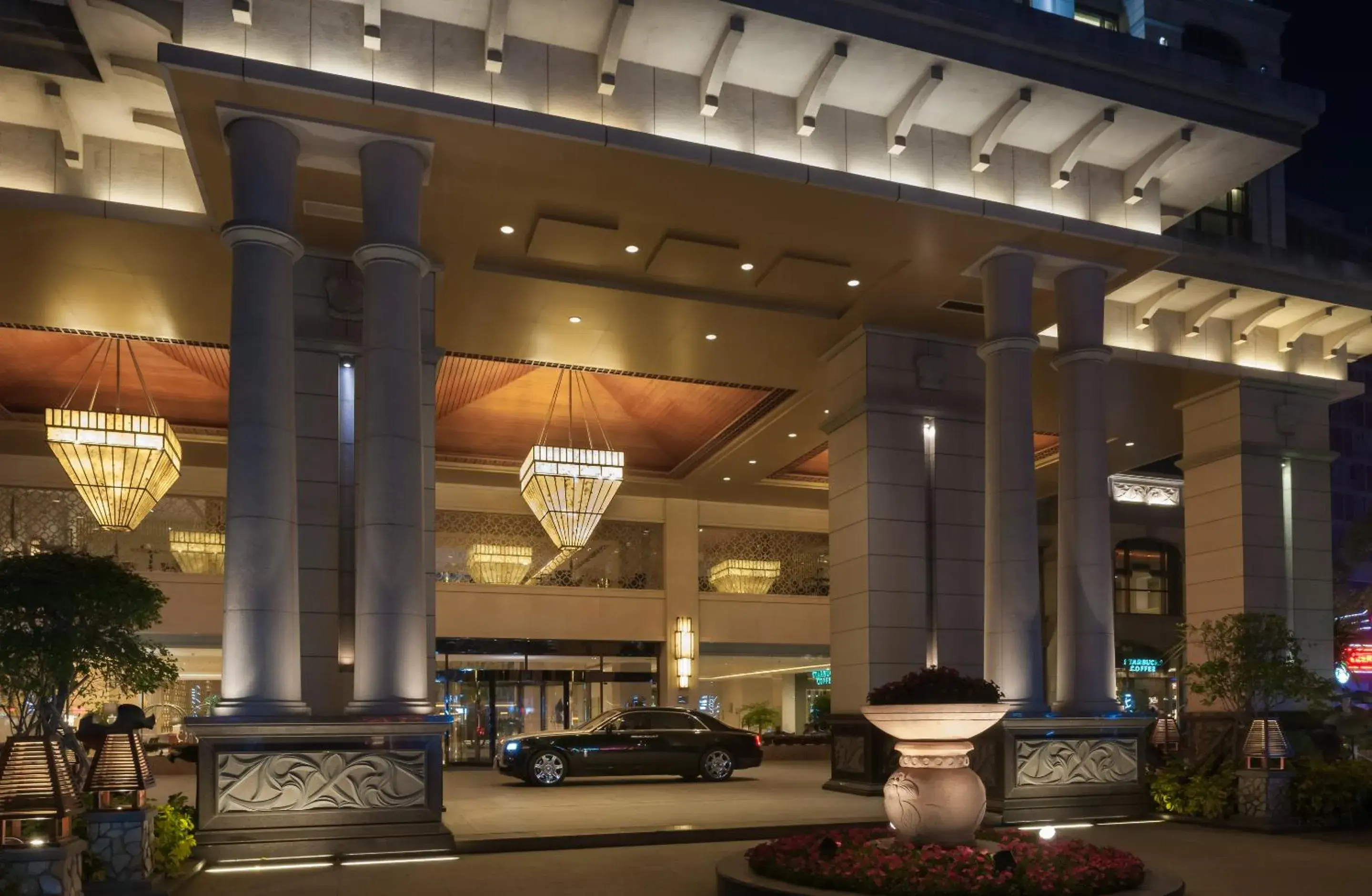 Facade/entrance in Marco Polo Jin Jiang Facade/entrance in Marco Polo Jin Jiang