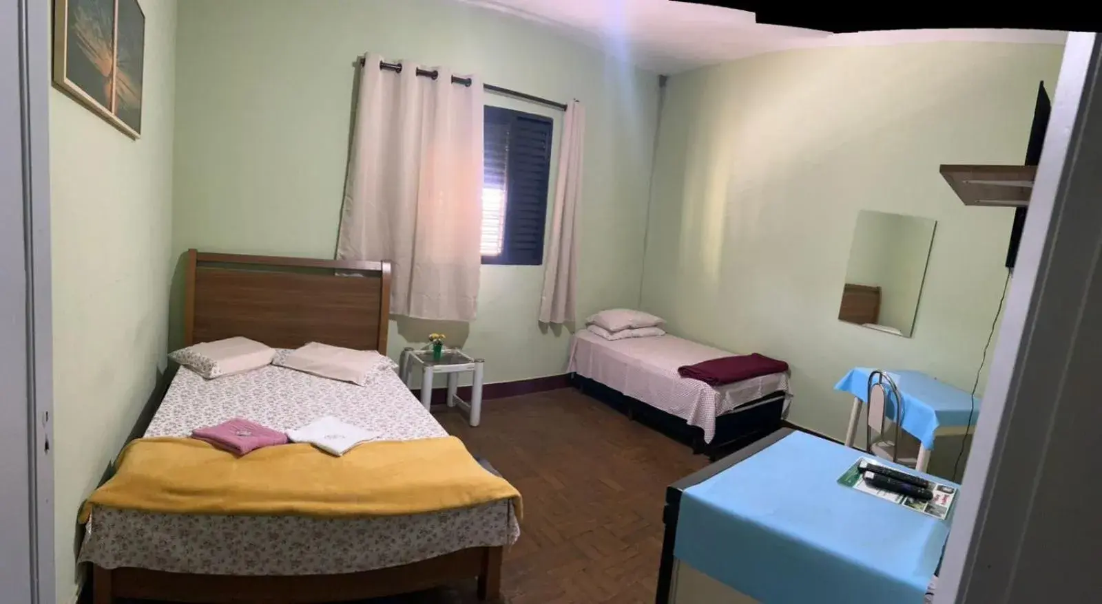 Quadruple Room with Private Bathroom - single occupancy in Hotel Shangri-la Quadruple Room with Private Bathroom - single occupancy in Hotel Shangri-la