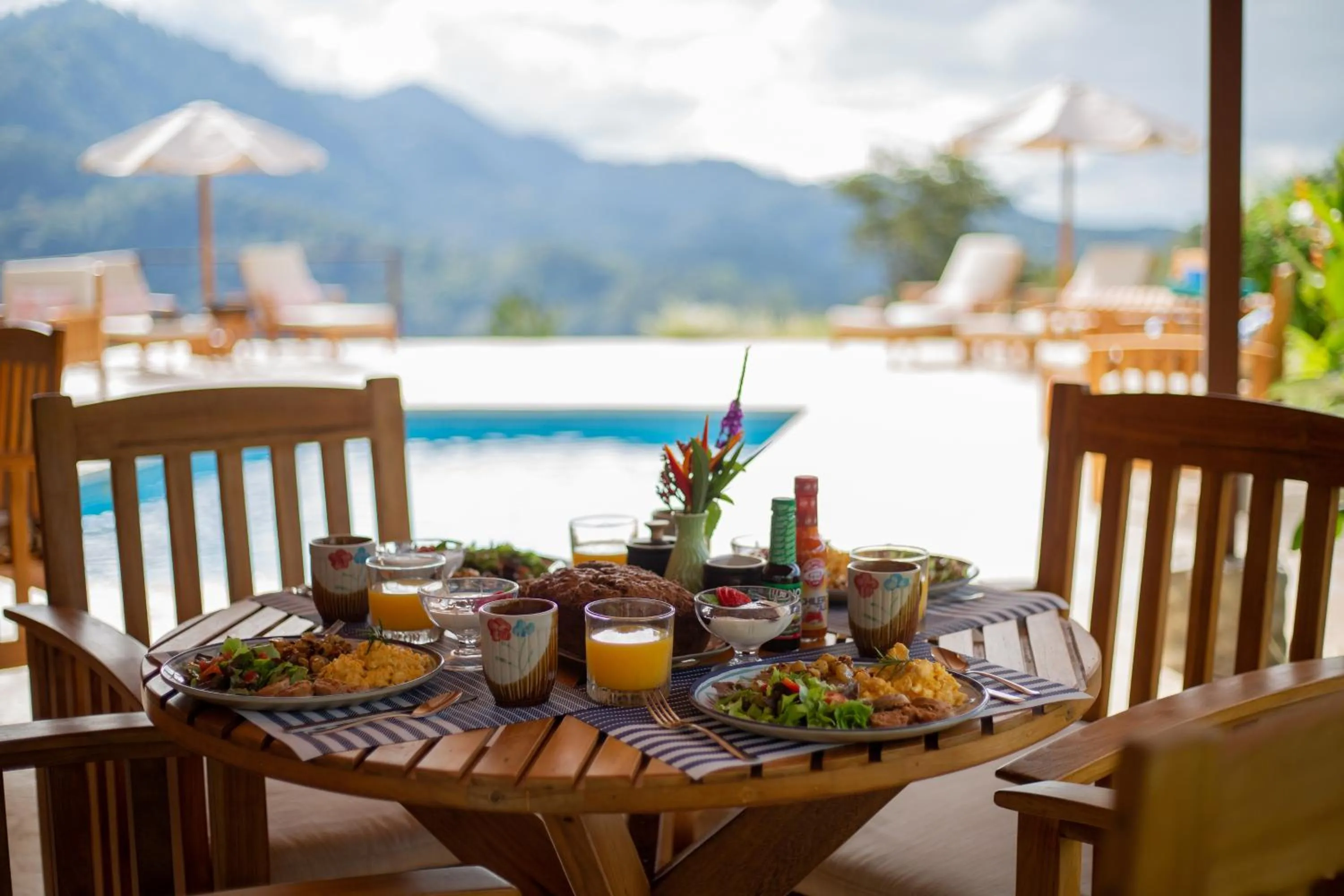 Food and drinks in Nature's Edge Boutique Hotel