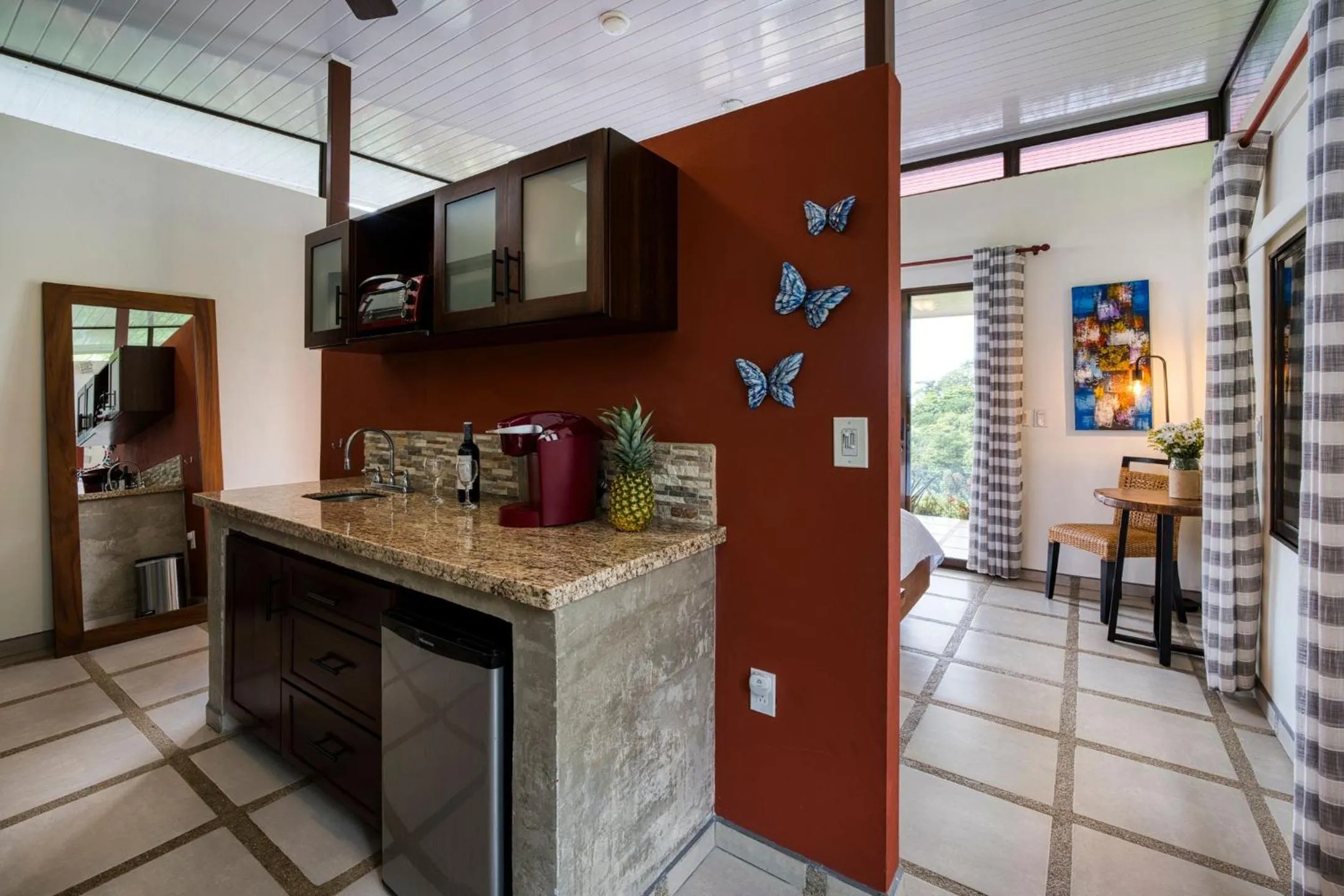 Kitchen or kitchenette in Nature's Edge Boutique Hotel