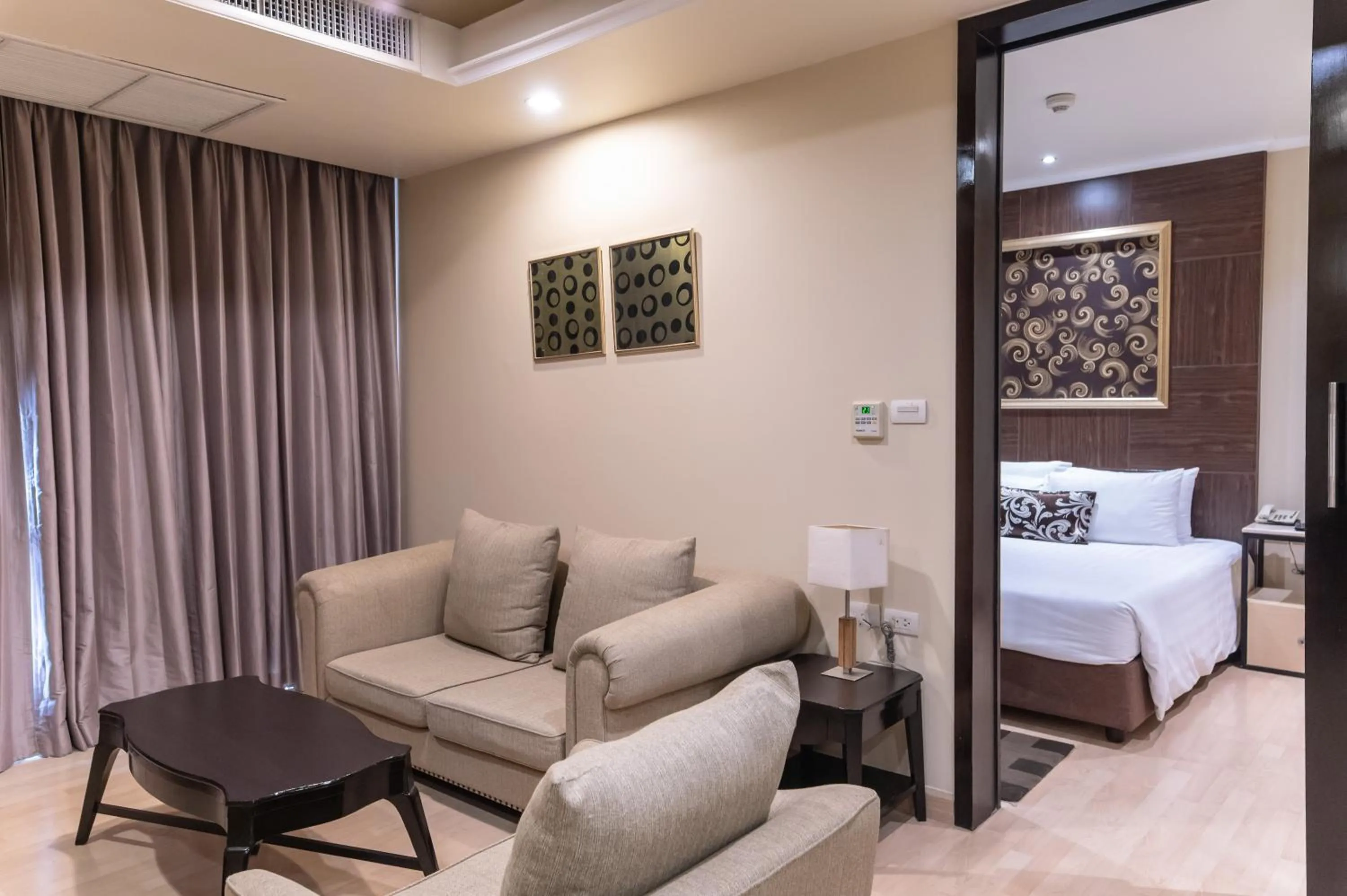 Living room, Bed in Admiral Premier Bangkok