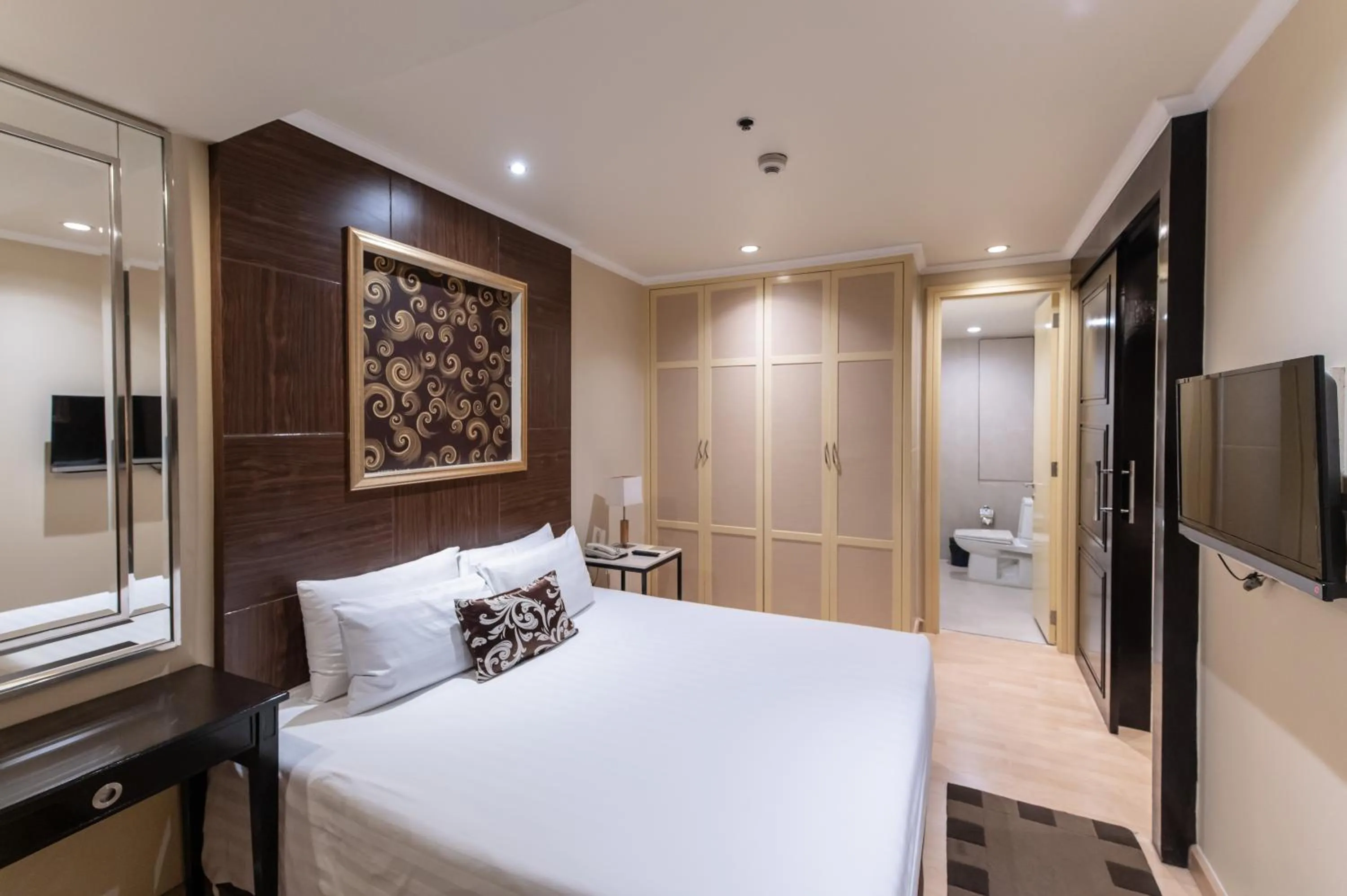 Bed in Admiral Premier Bangkok