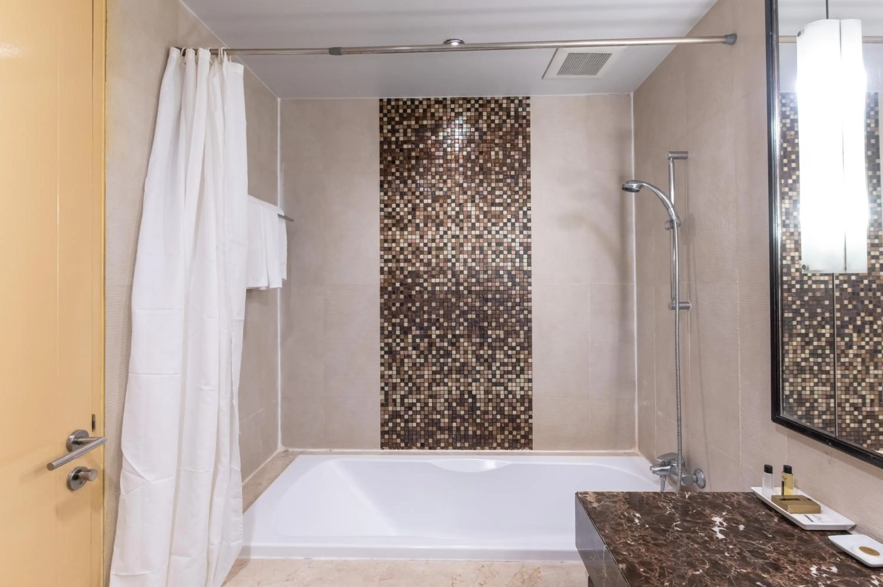 Bath in Admiral Premier Bangkok