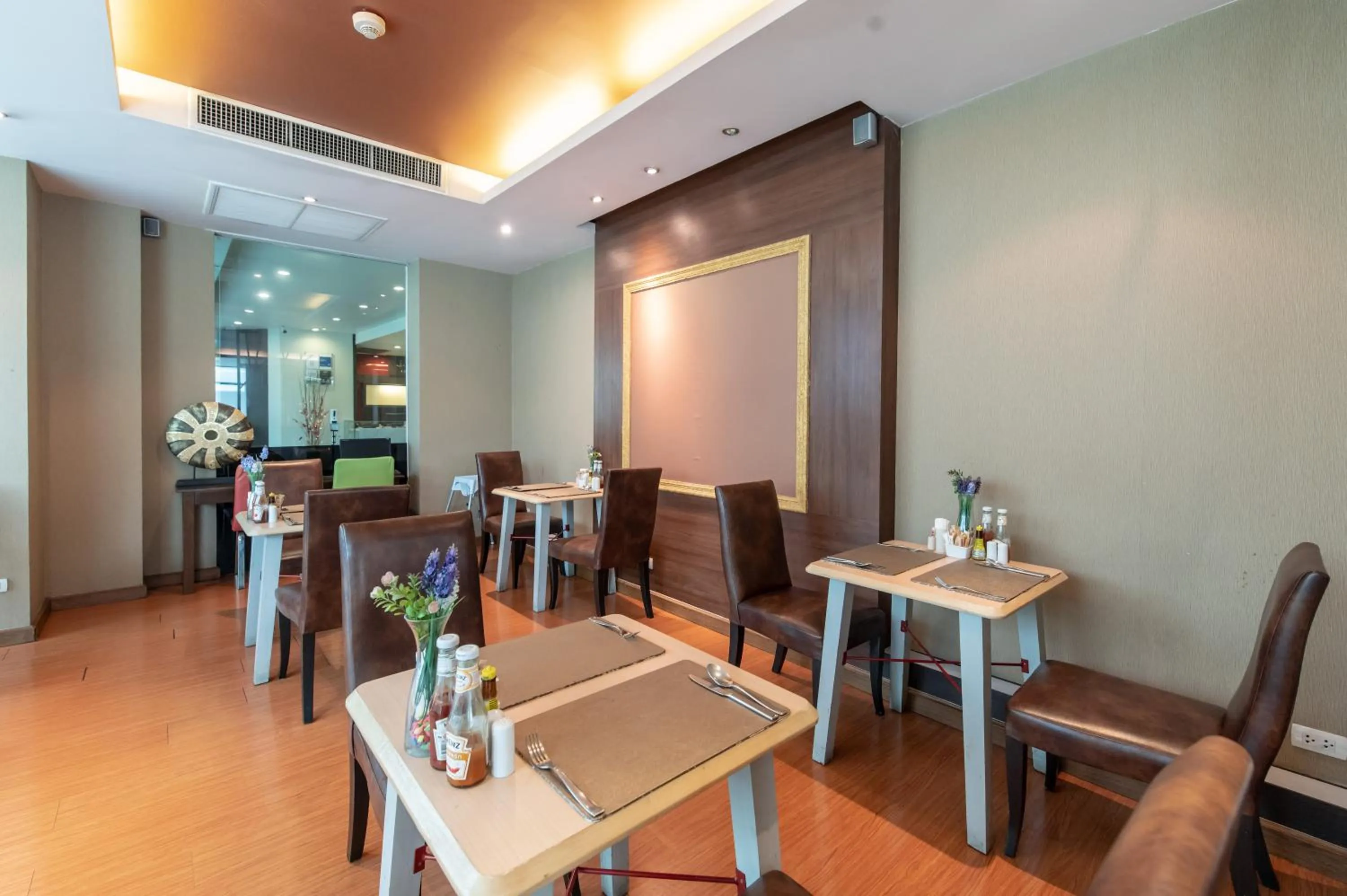 Restaurant/places to eat in Admiral Premier Bangkok