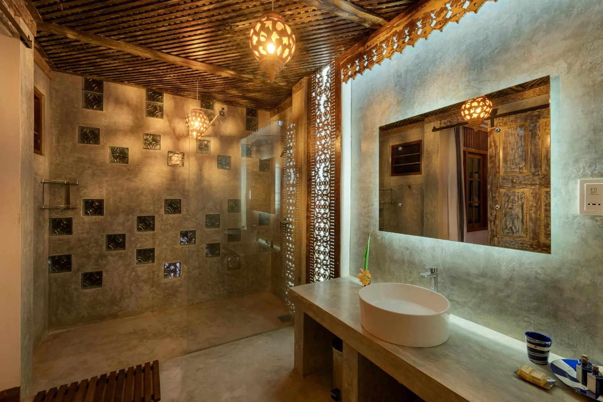 Shower in D Canal House