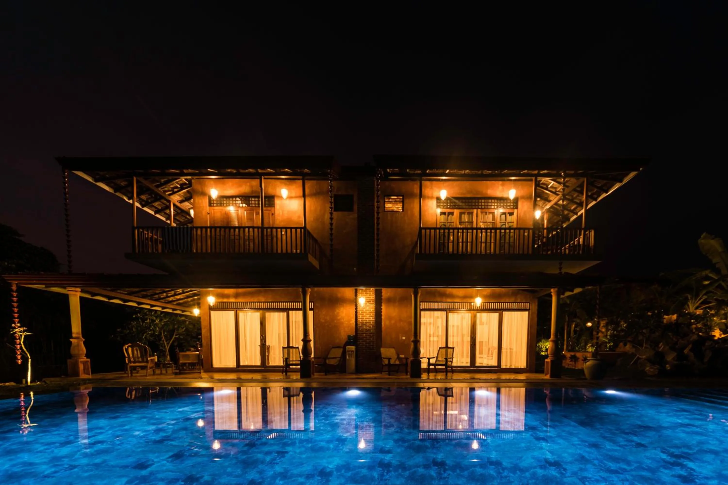 Swimming pool in D Canal House