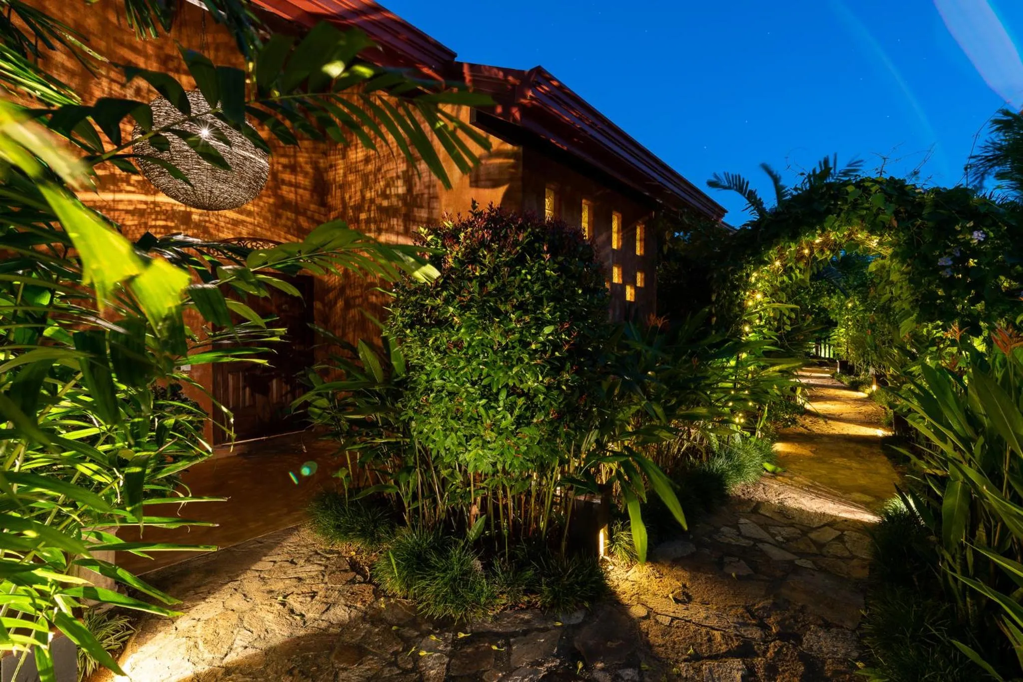 Night in D Canal House