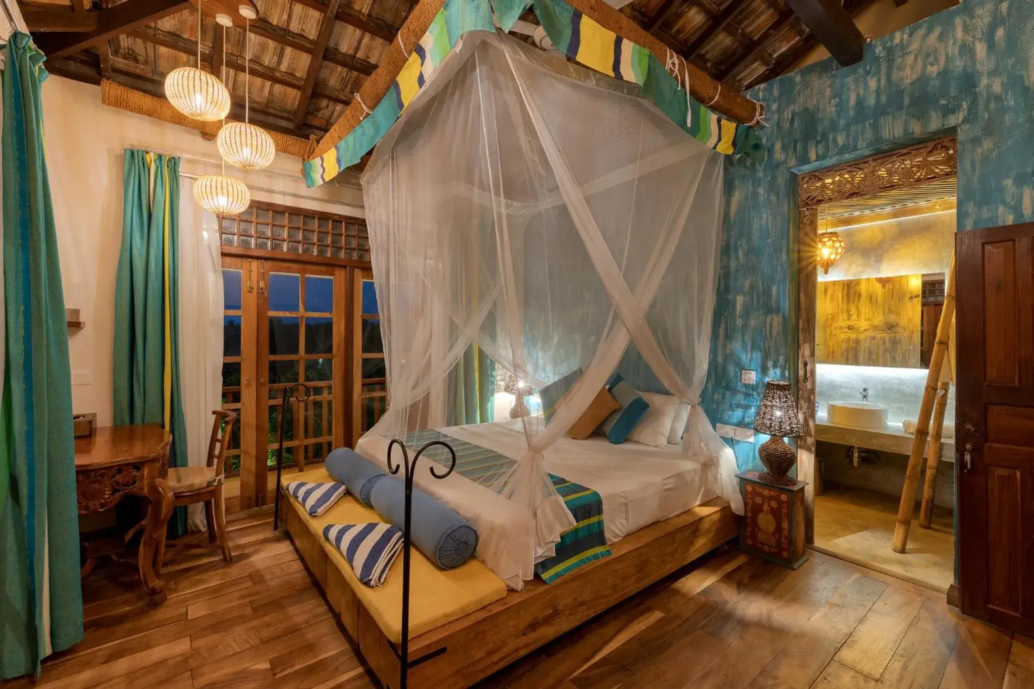 Pool & Garden Room in D Canal House Pool & Garden Room in D Canal House