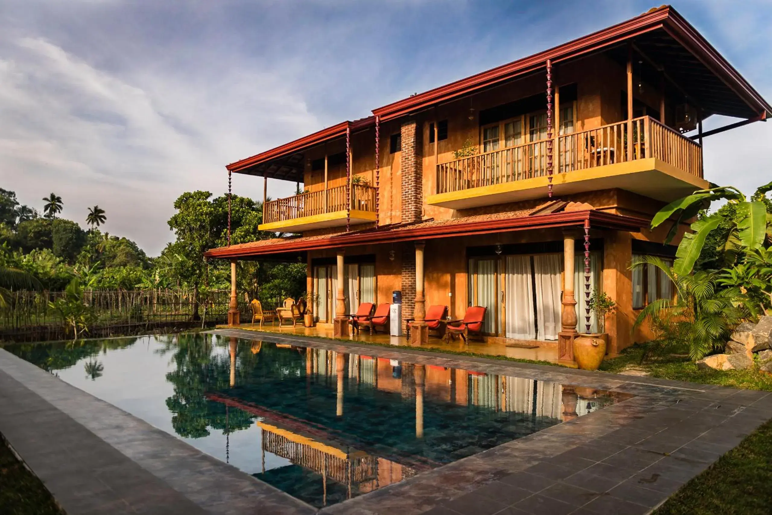 Pool & Garden Room in D Canal House Pool & Garden Room in D Canal House