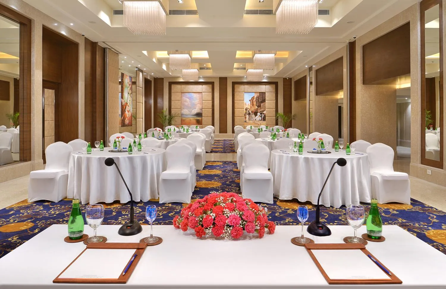 Business facilities in Golden Sarovar Portico