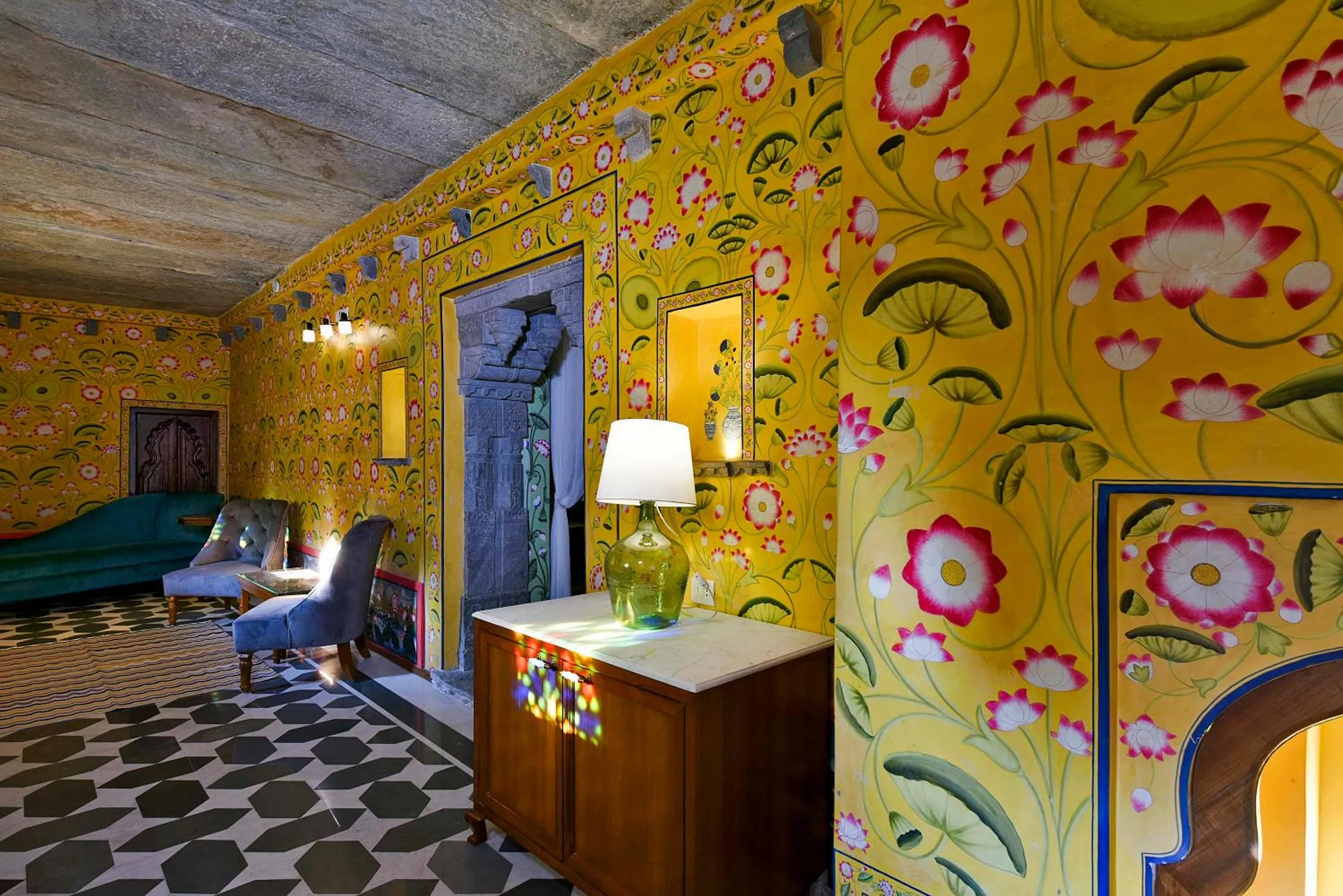 Living room, Bed in Gogunda Palace