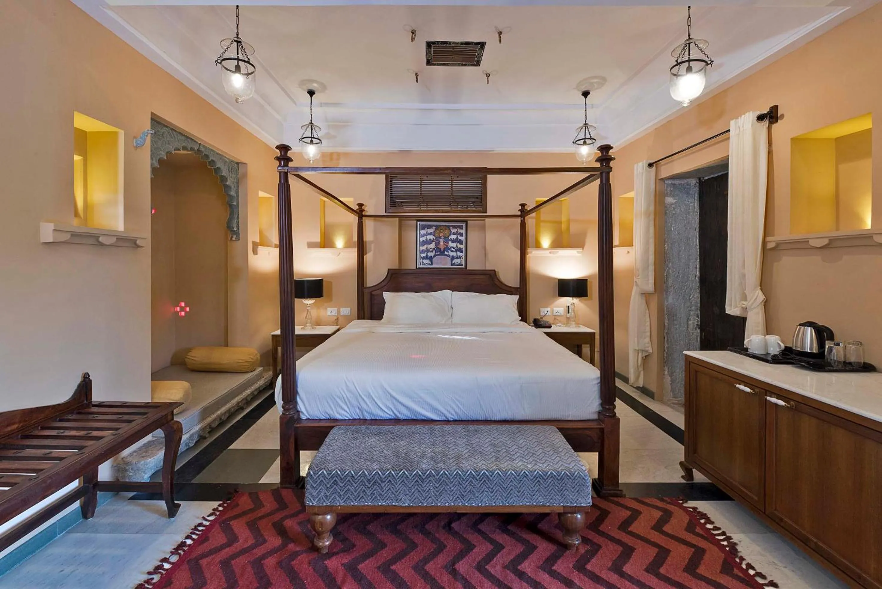 Photo of the whole room, Bed in Gogunda Palace