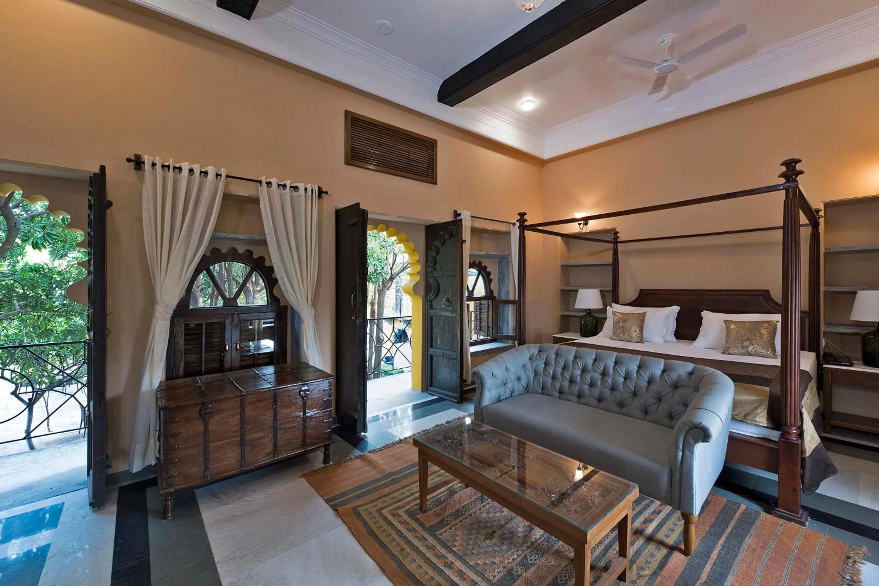 Photo of the whole room, Bed in Gogunda Palace