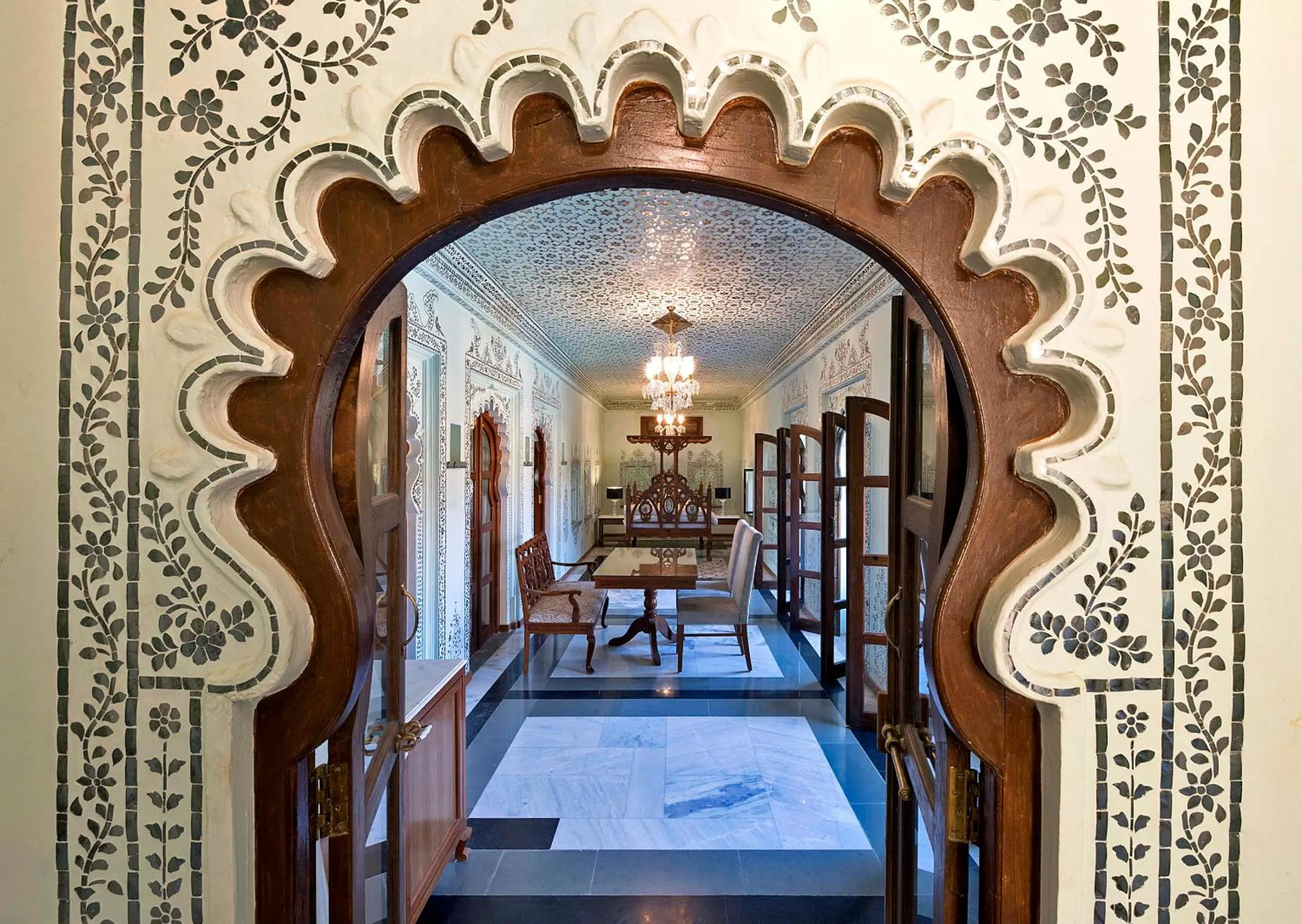 Living room, Bed in Gogunda Palace