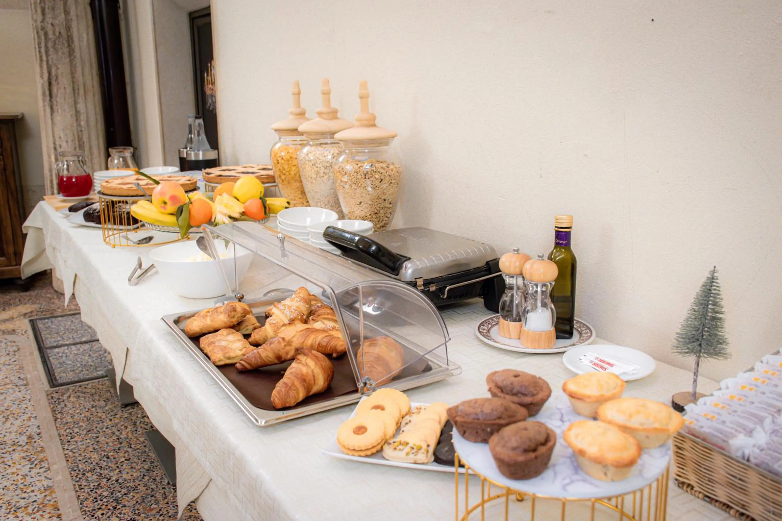 Buffet breakfast in Hotel San Nicola