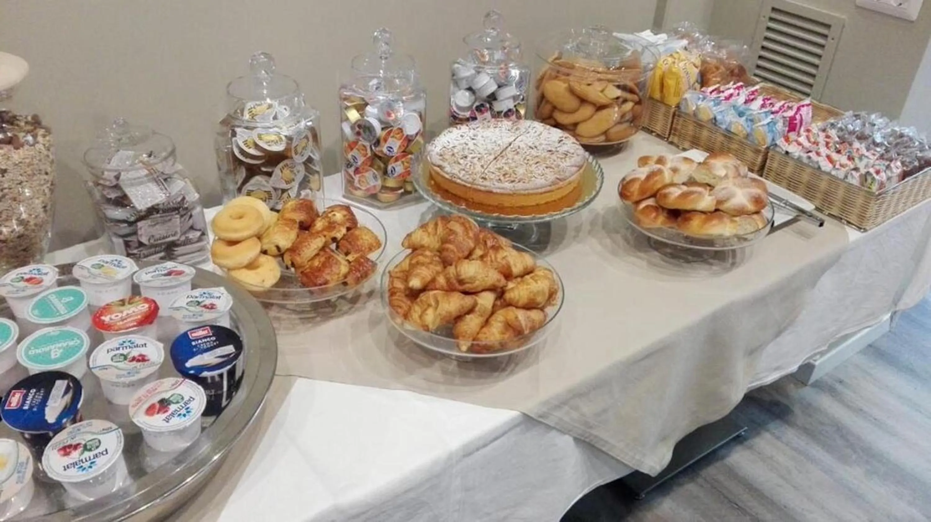 Buffet breakfast in Hotel San Nicola