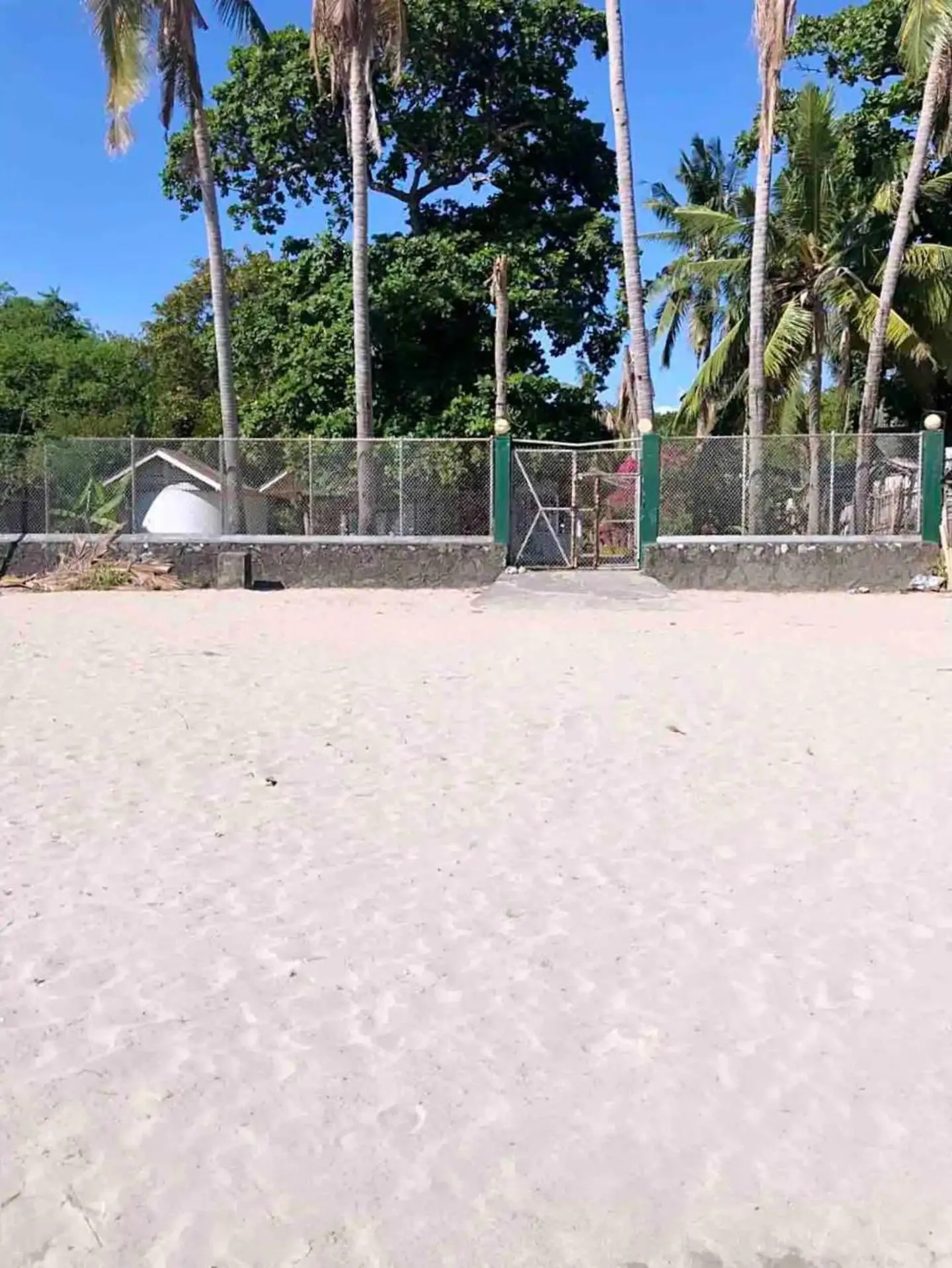 White House, Batangas
