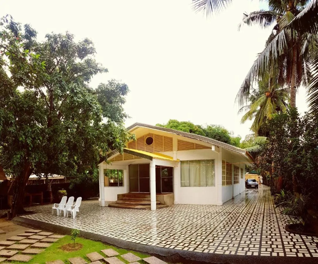 Property building in White House, Batangas