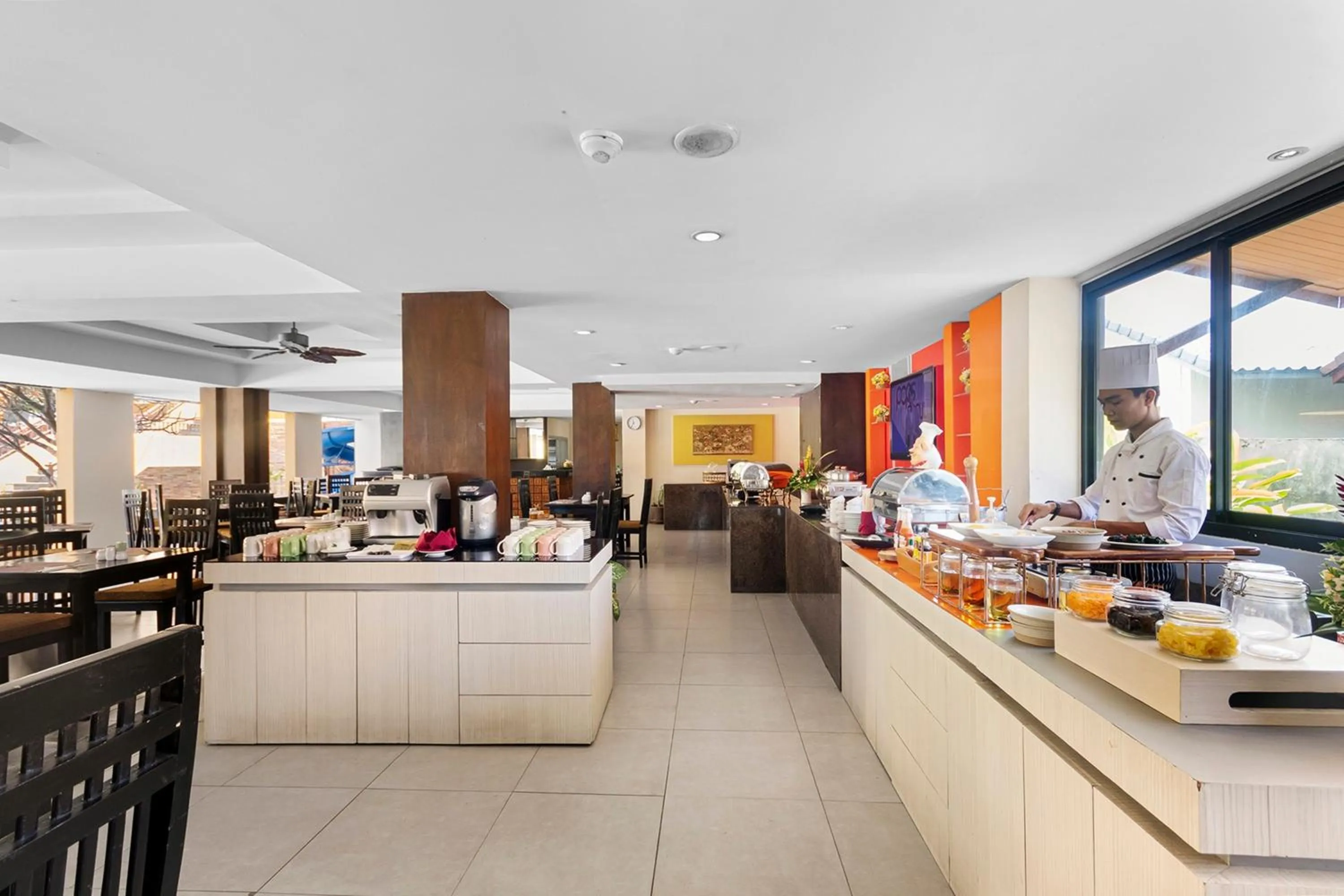 Restaurant/places to eat in Diamond Cottage Resort & Spa