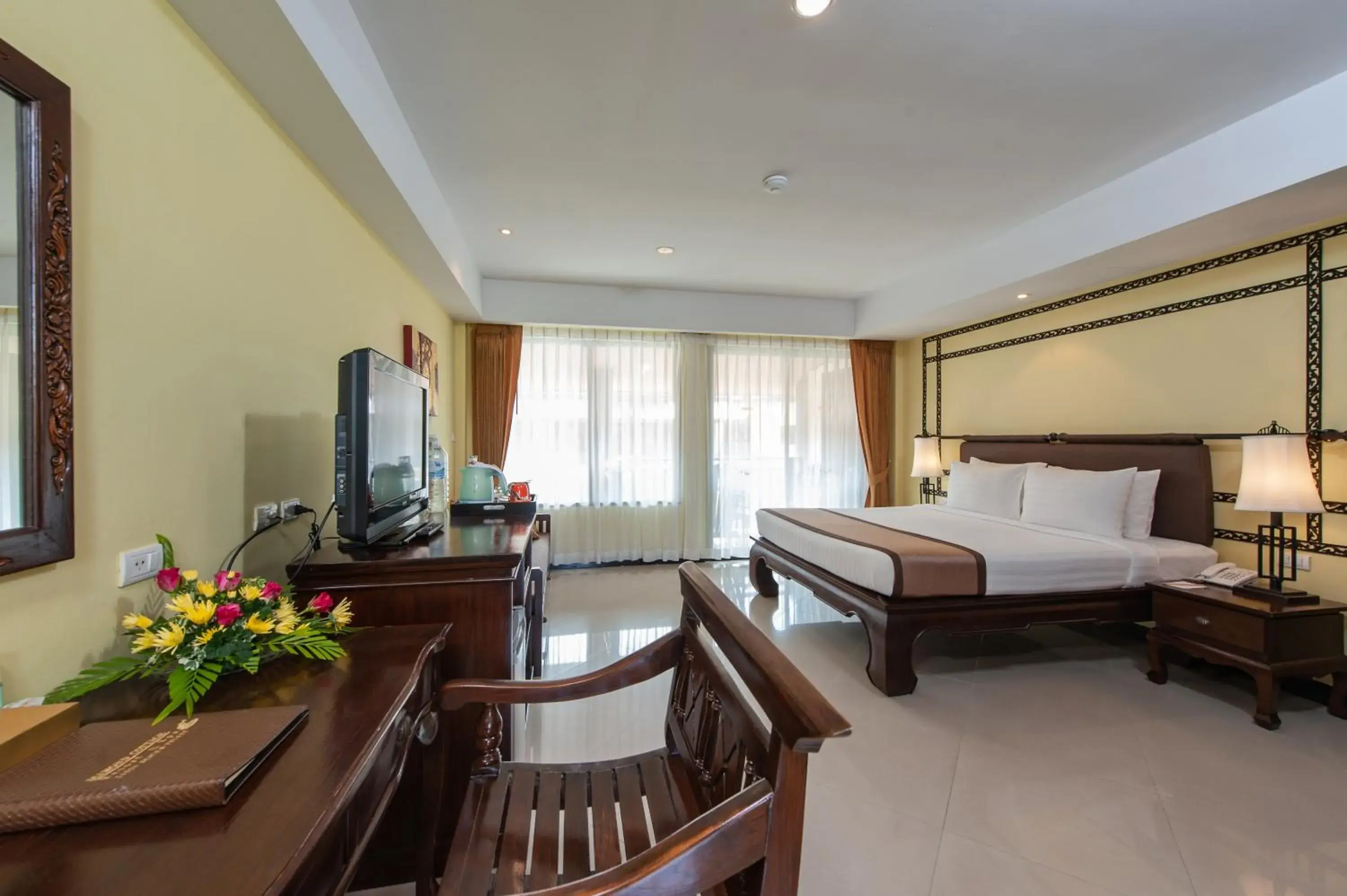 Deluxe Double or Twin Room with Pool View in Diamond Cottage Resort & Spa Deluxe Double or Twin Room with Pool View in Diamond Cottage Resort & Spa